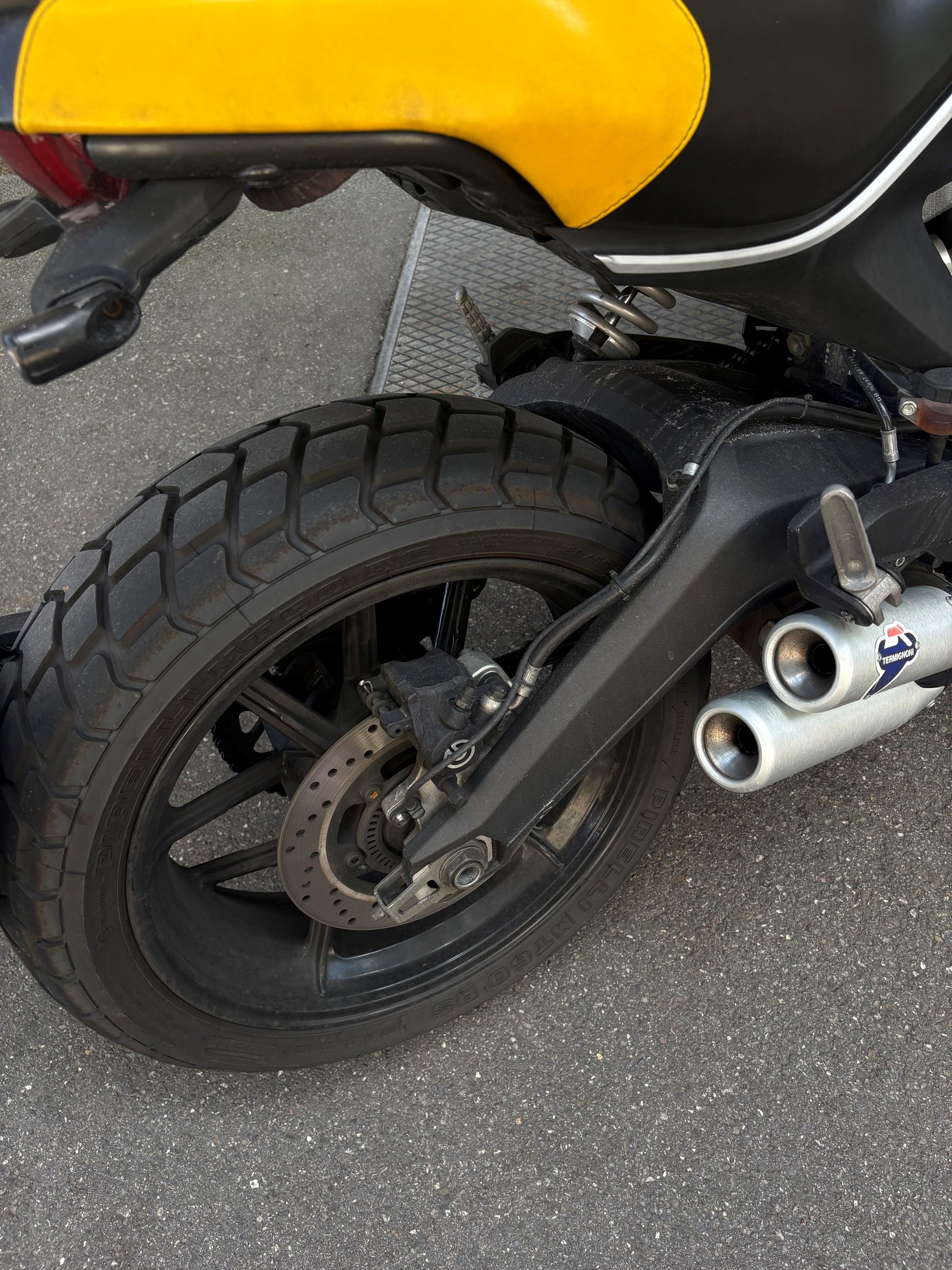 DUCATI SCRAMBLER 800-showroom-element-3