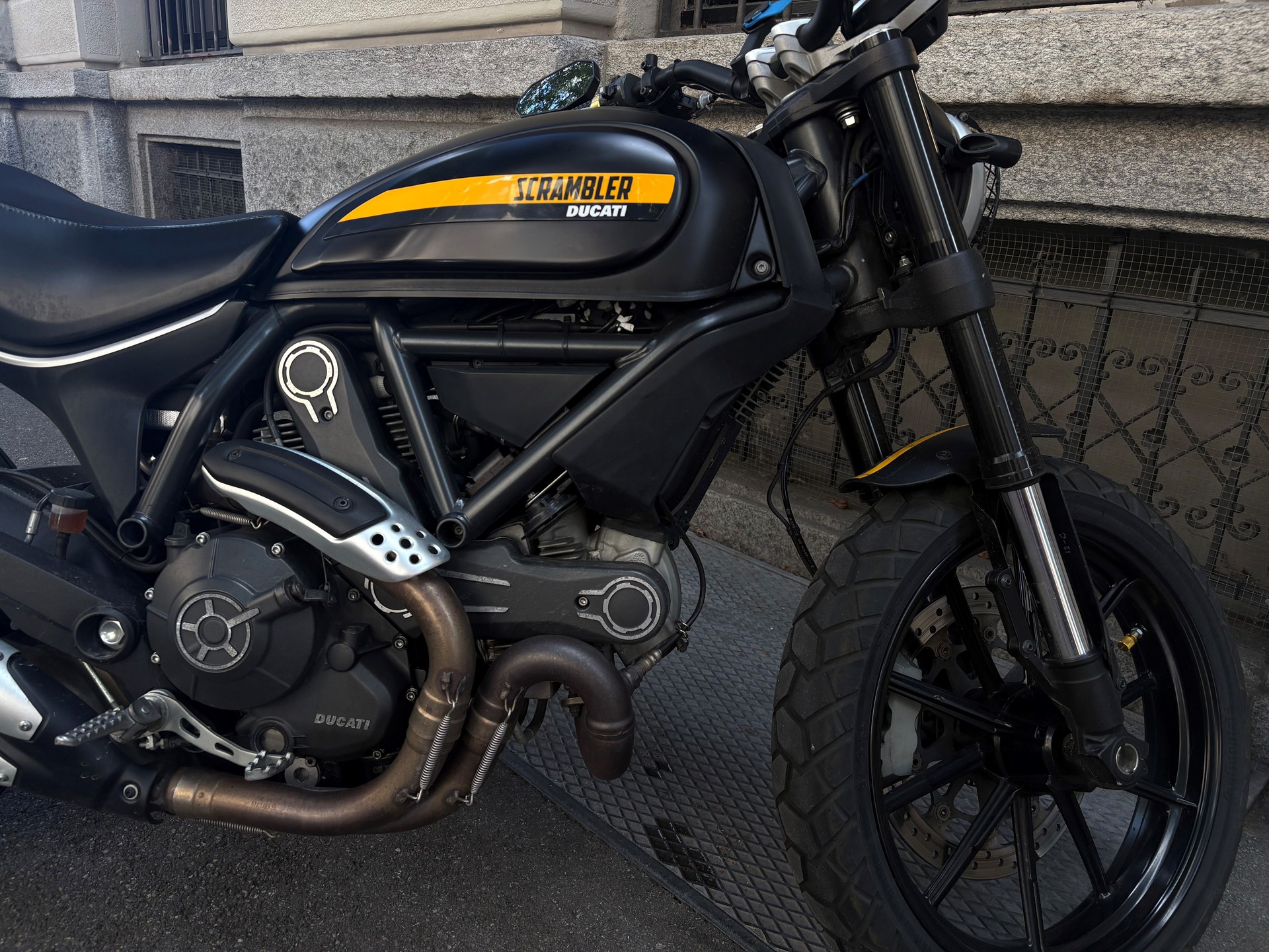 DUCATI SCRAMBLER 800-image-4