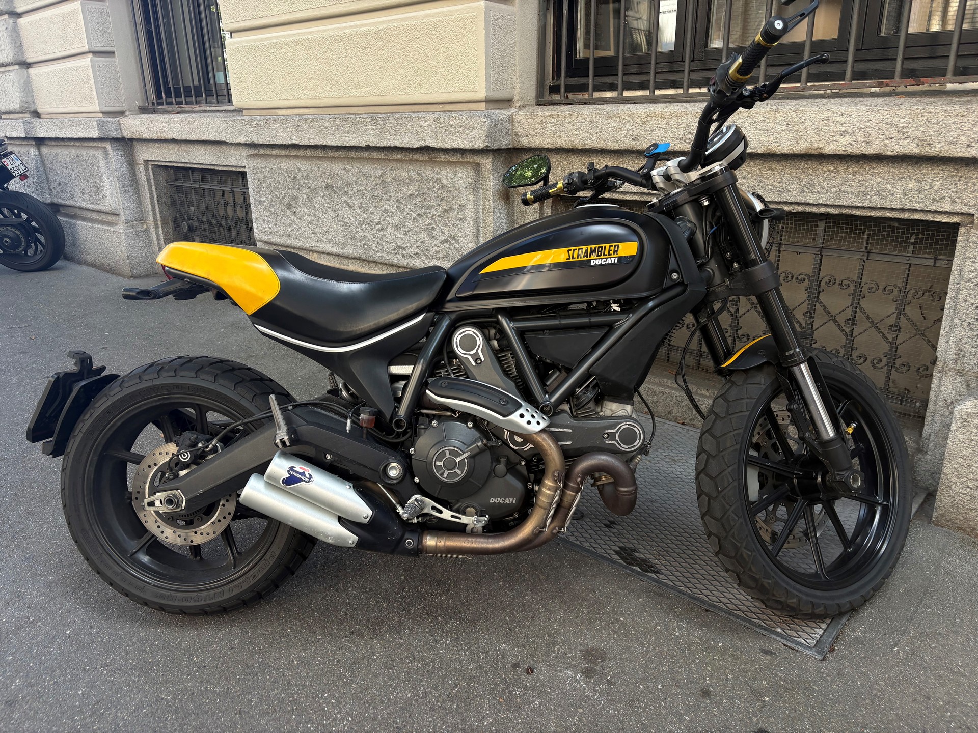 DUCATI SCRAMBLER 800