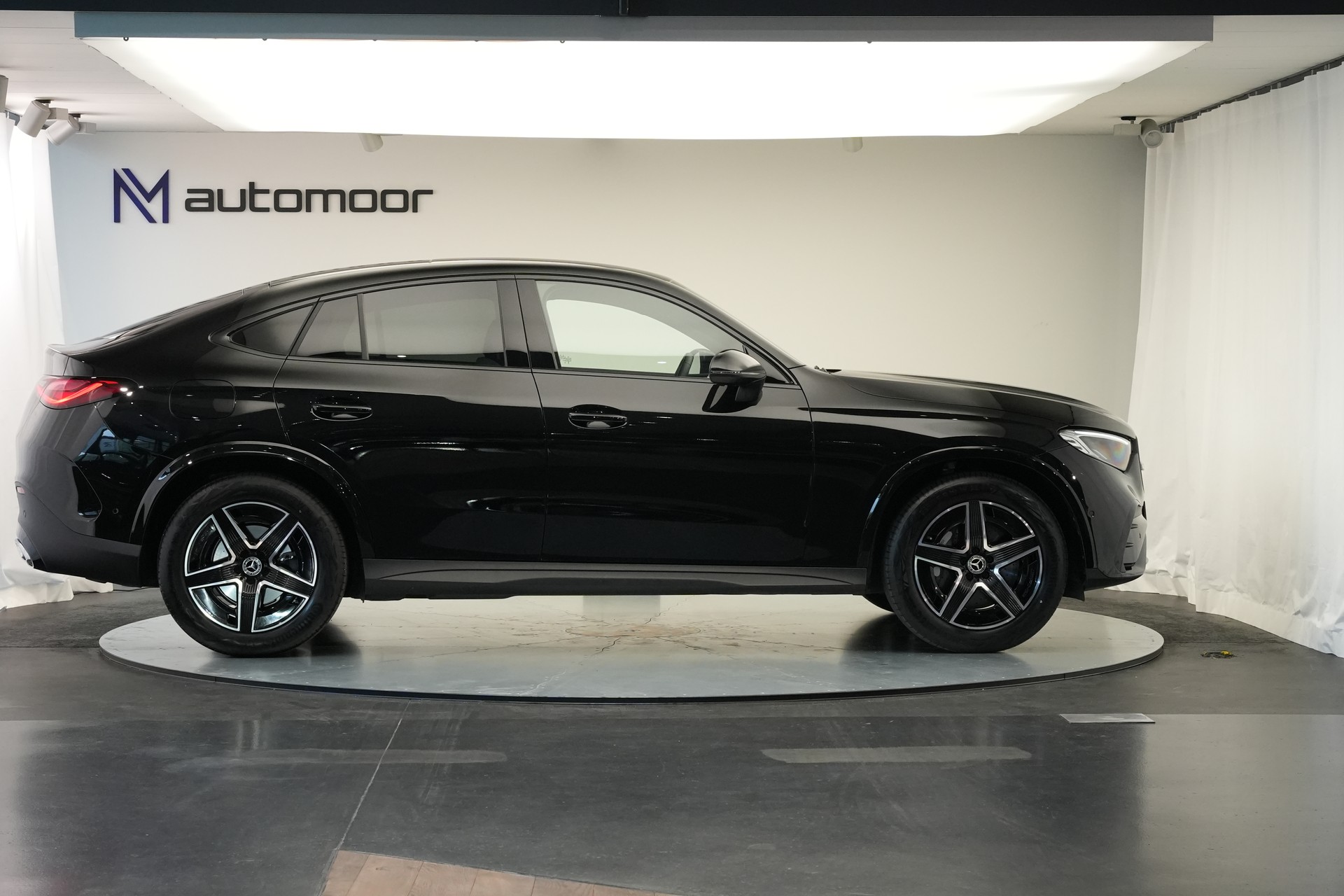 MERCEDES-BENZ GLC Coupé 200 4Matic AMG Line 9G-Tronic *AHK* *Assistenzpaket* *Lenkradheizung*-image-3