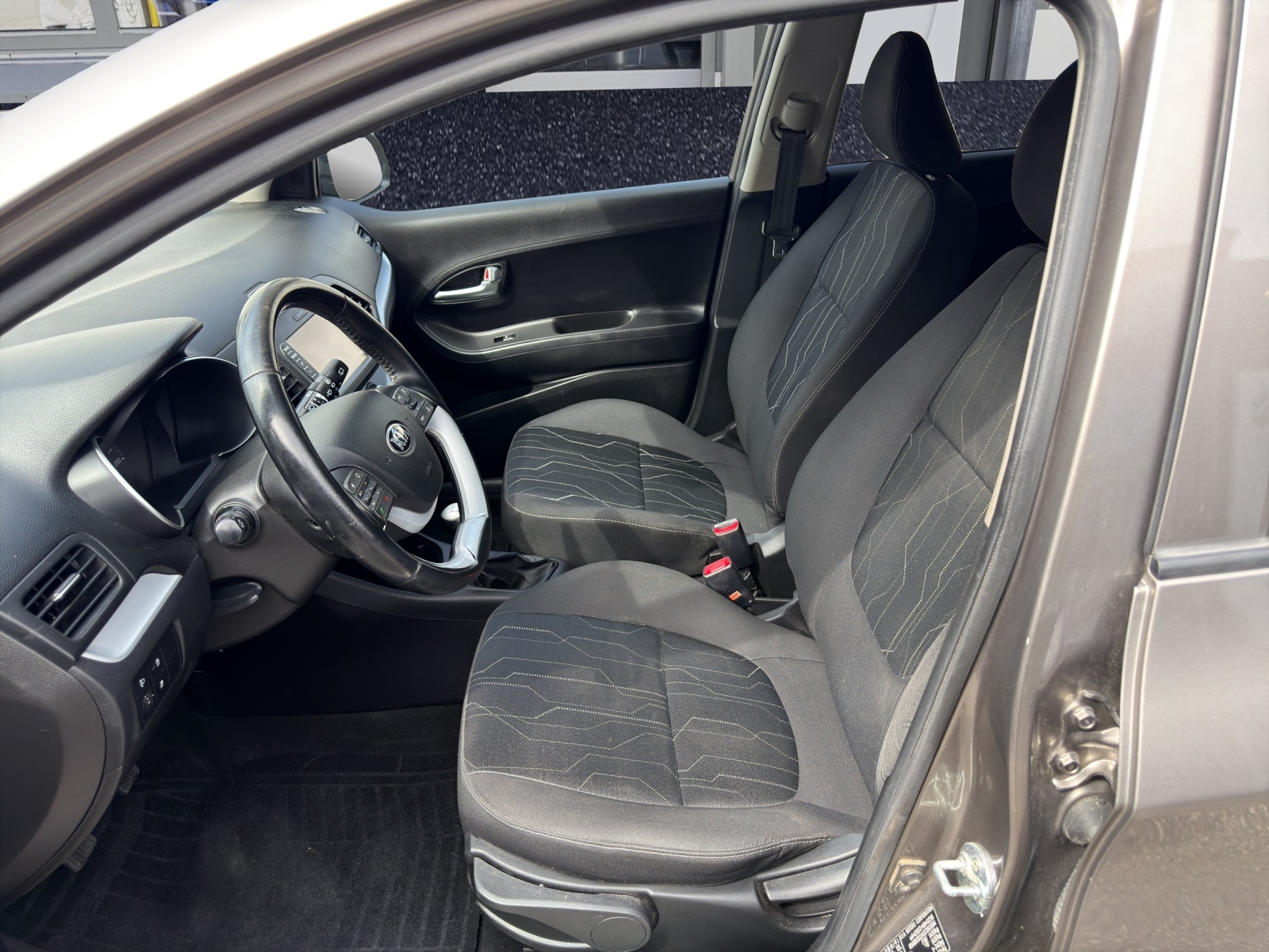 KIA Picanto 1.2 CVVT Swiss Champion-image-9