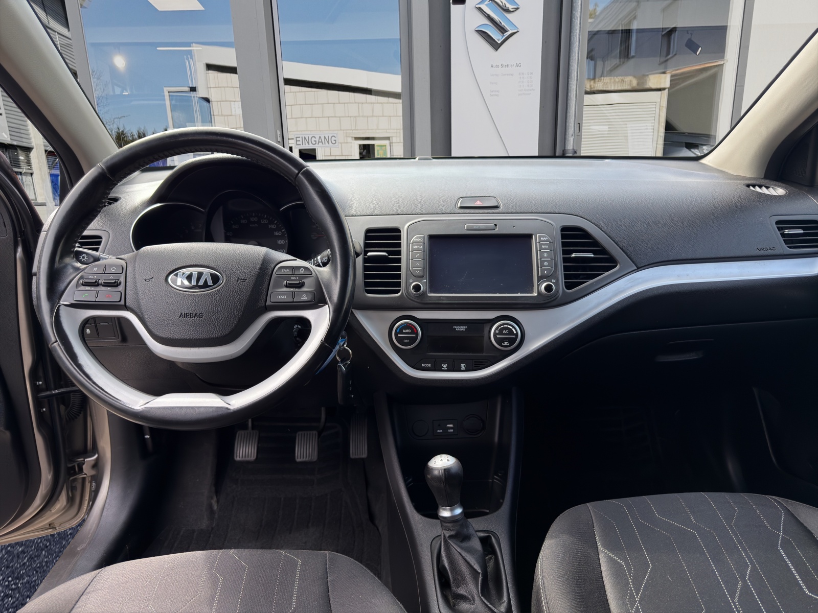 KIA Picanto 1.2 CVVT Swiss Champion-image-11