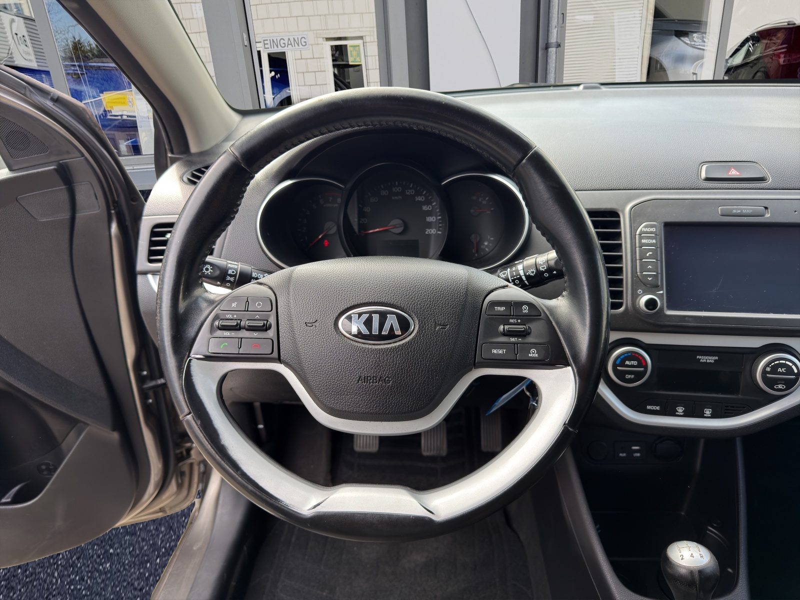 KIA Picanto 1.2 CVVT Swiss Champion-image-10
