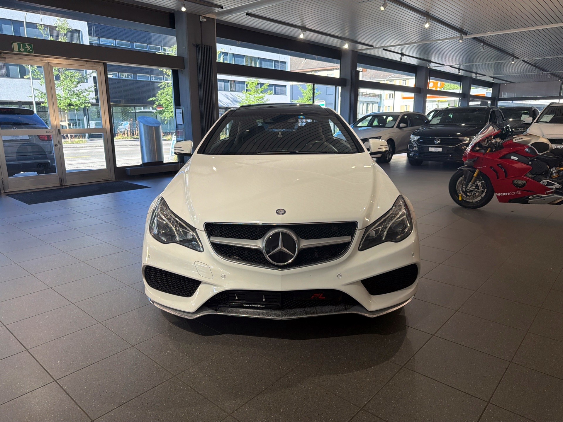 MERCEDES-BENZ E 350 4Matic 7G-Tronic-image-2