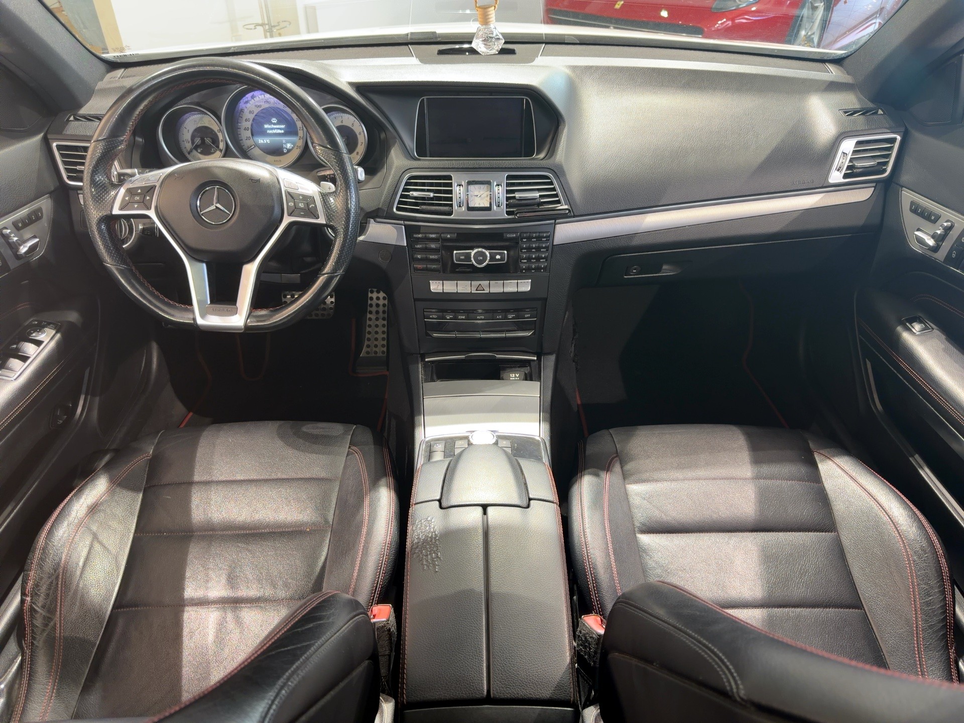 MERCEDES-BENZ E 350 4Matic 7G-Tronic-image-8