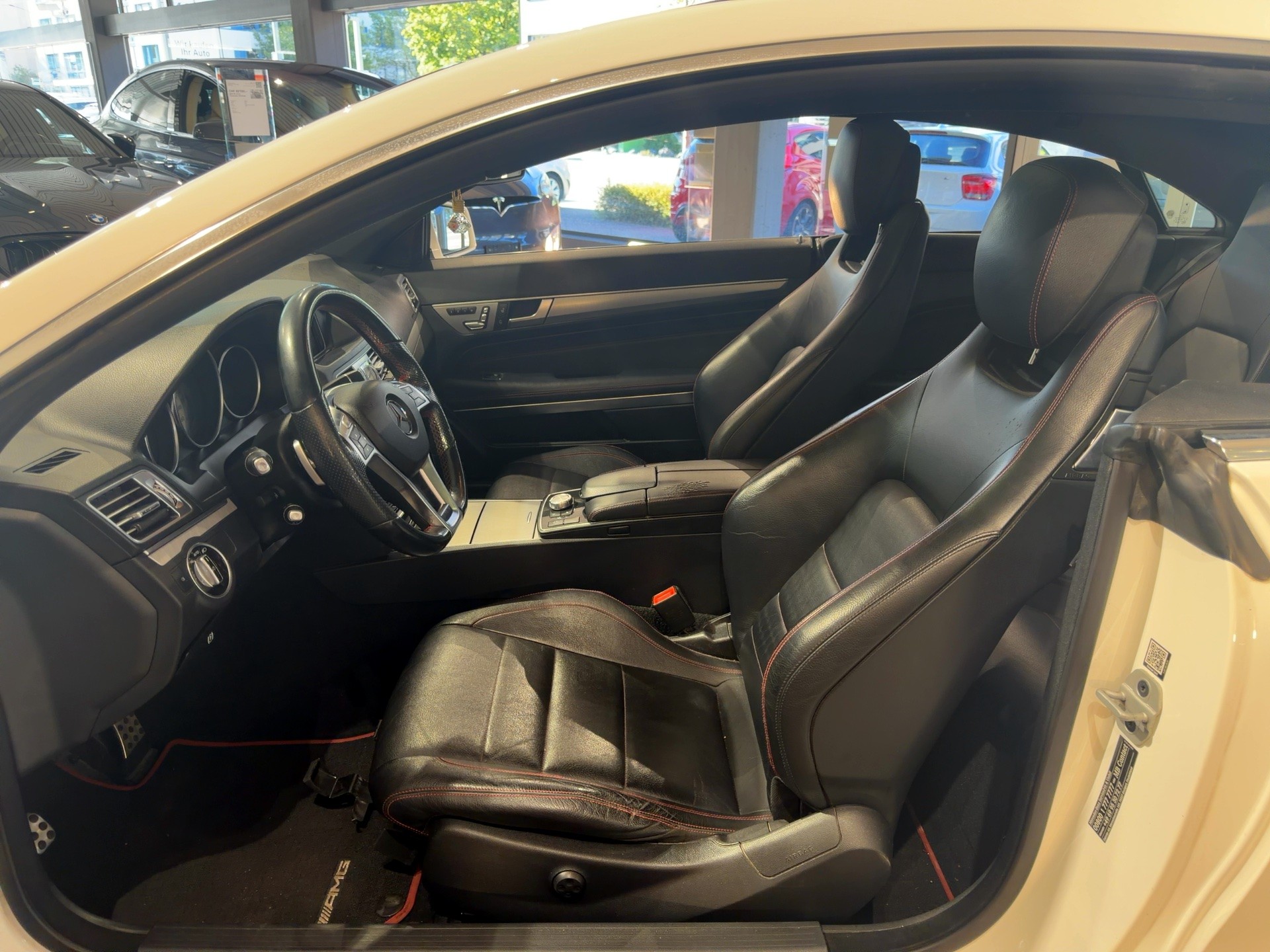 MERCEDES-BENZ E 350 4Matic 7G-Tronic-image-9