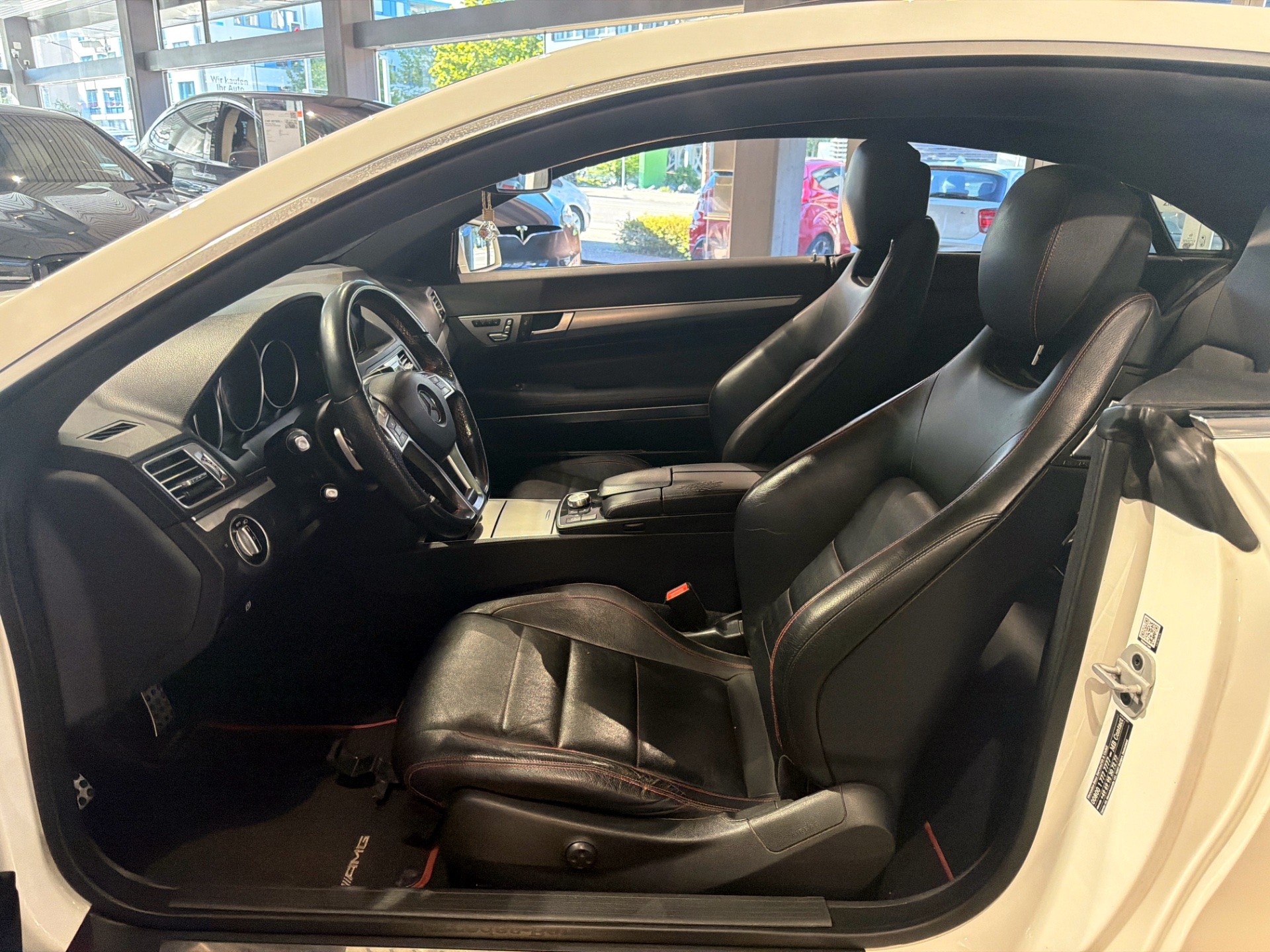 MERCEDES-BENZ E 350 4Matic 7G-Tronic-image-6