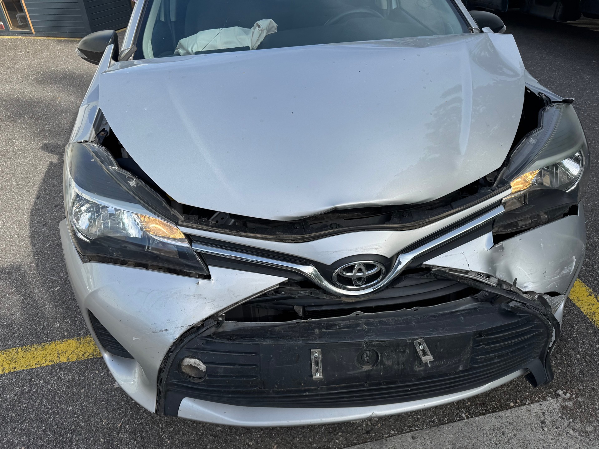 TOYOTA Yaris 1.0 Terra-image-10