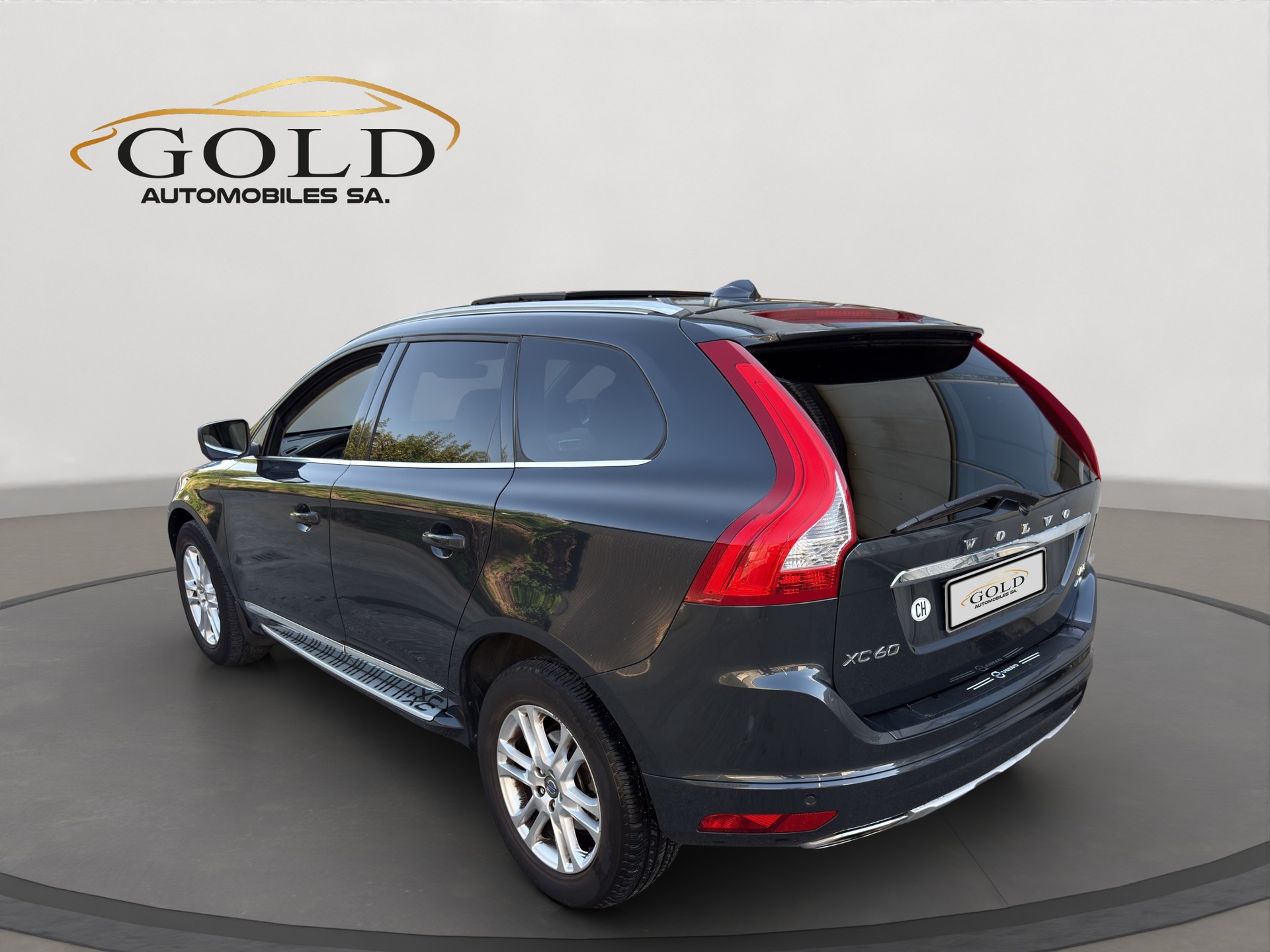 VOLVO XC60 D5 AWD Summum Geartronic-image-1
