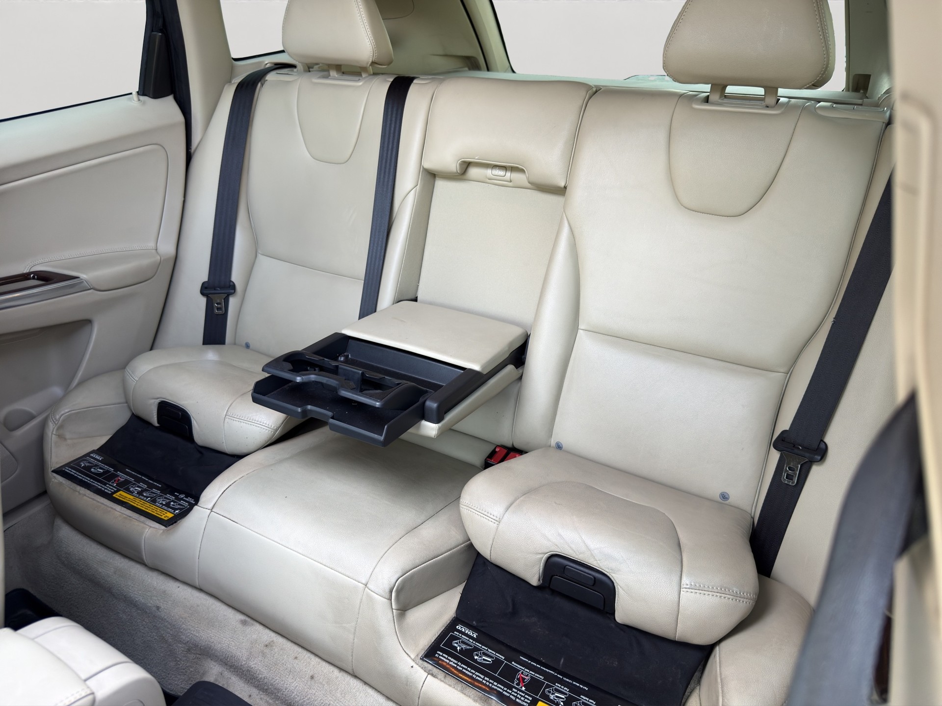 VOLVO XC60 D5 AWD Summum Geartronic-image-6