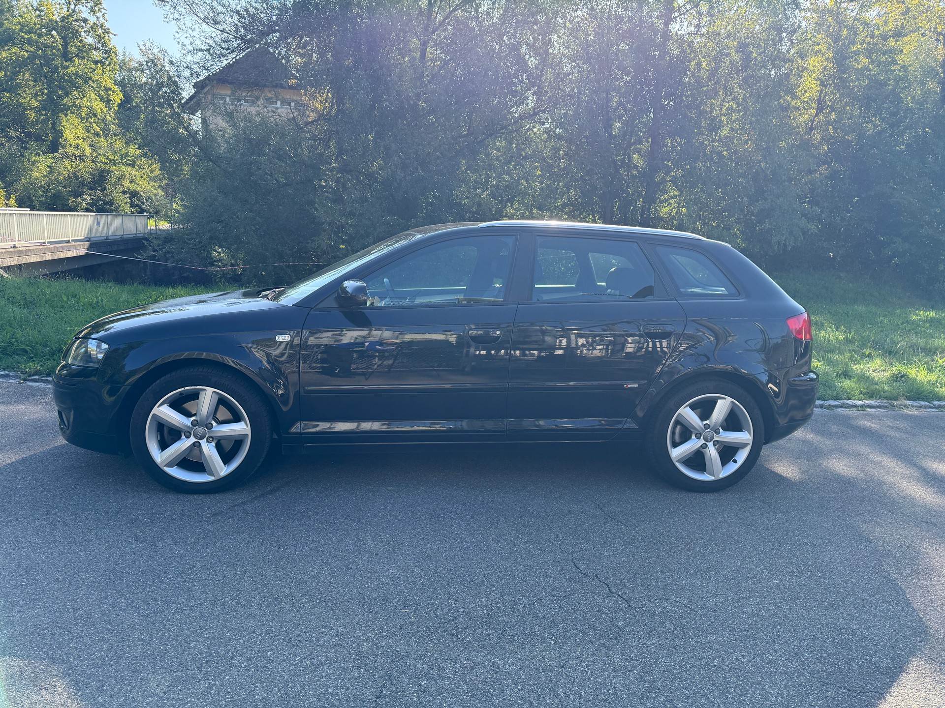 AUDI A3 Sportback 2.0 Turbo FSI Ambition S-tronic-image-1