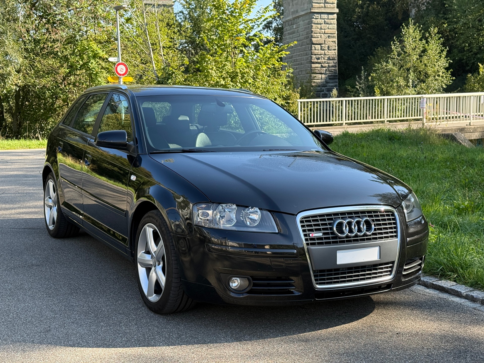 AUDI A3 Sportback 2.0 Turbo FSI Ambition S-tronic-image-5
