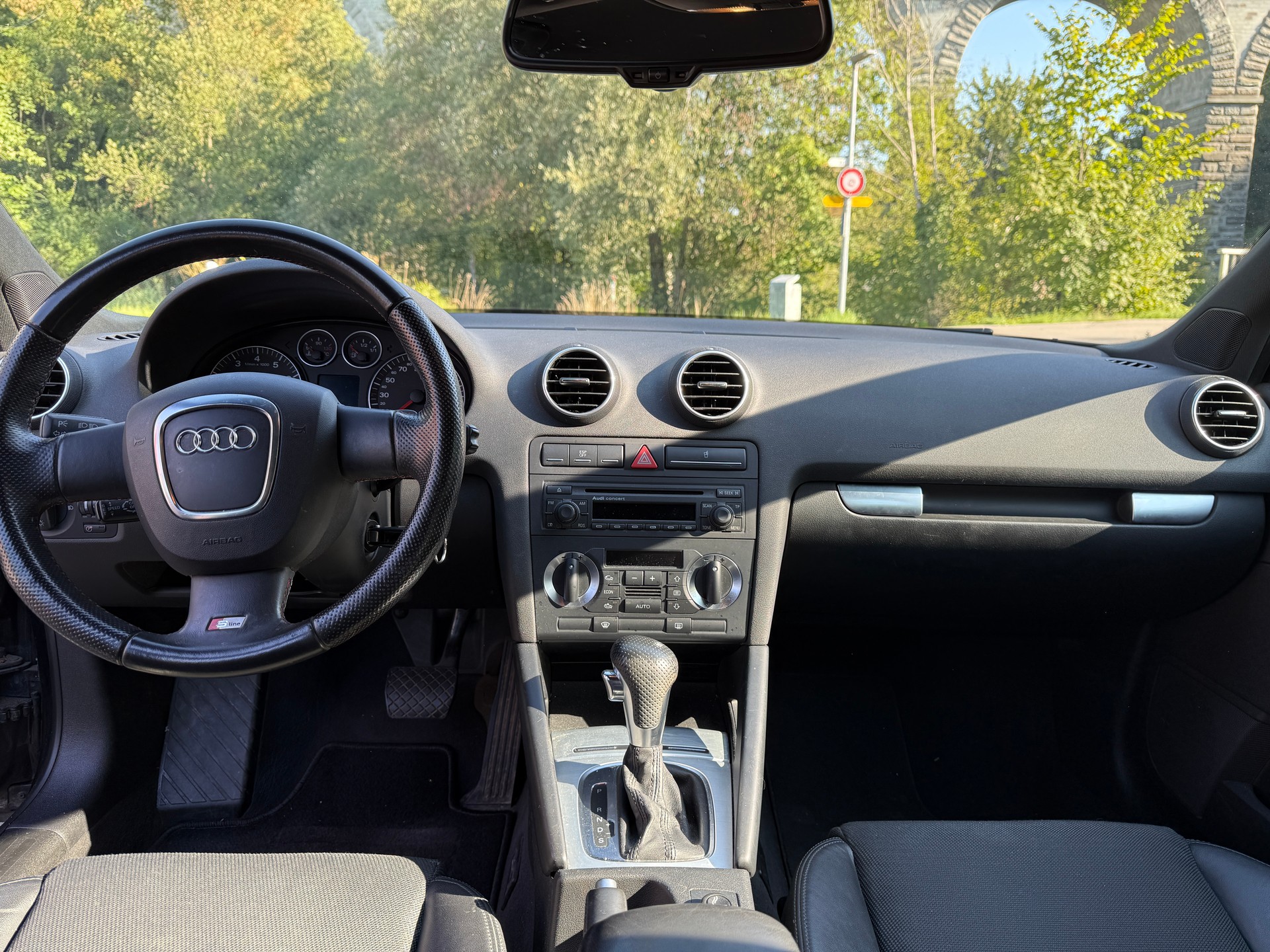 AUDI A3 Sportback 2.0 Turbo FSI Ambition S-tronic-image-7