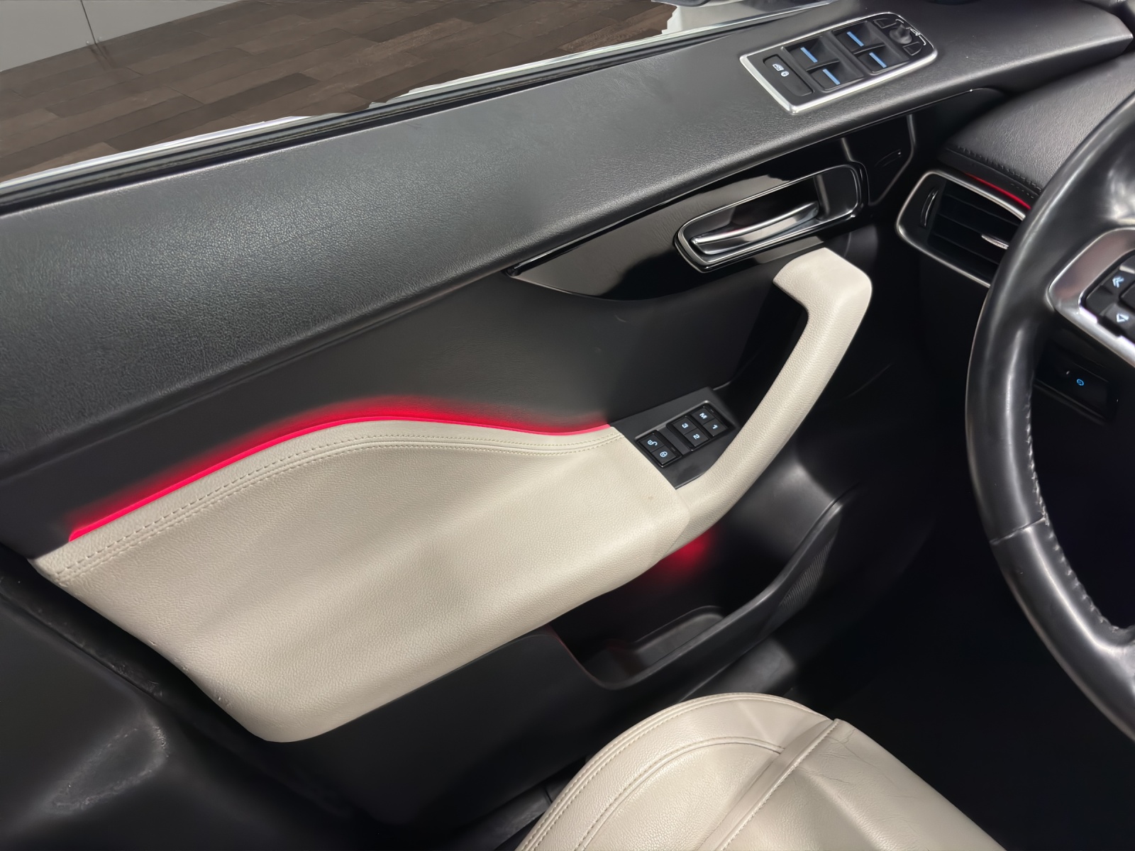 JAGUAR F-Pace 25d Prestige AWD Automatik-image-11