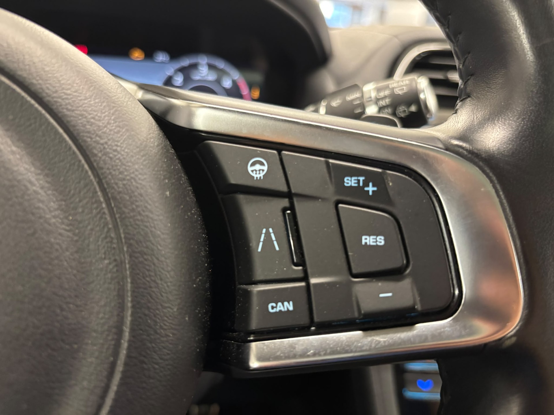 JAGUAR F-Pace 25d Prestige AWD Automatik-image-10