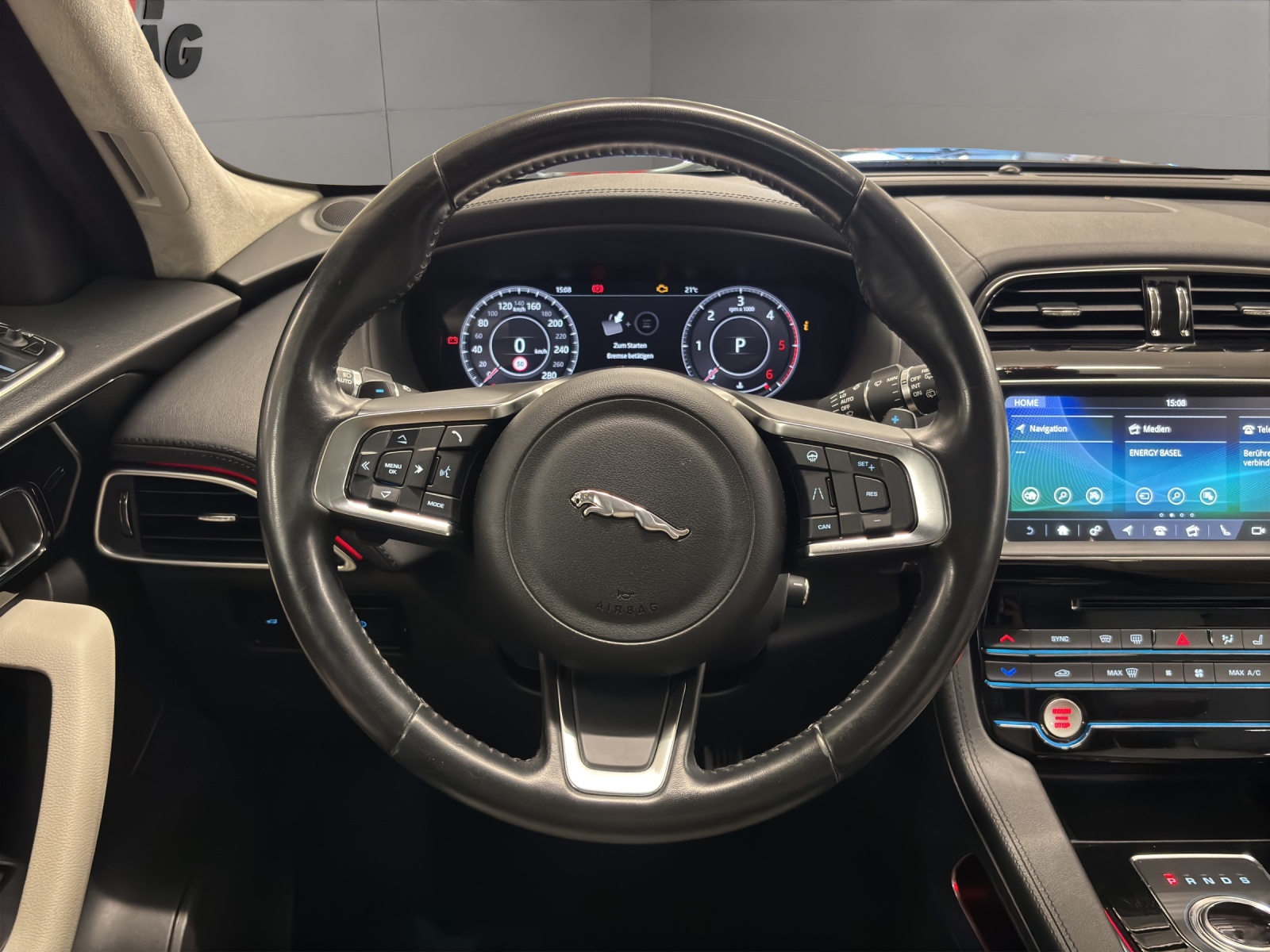 JAGUAR F-Pace 25d Prestige AWD Automatik-image-8