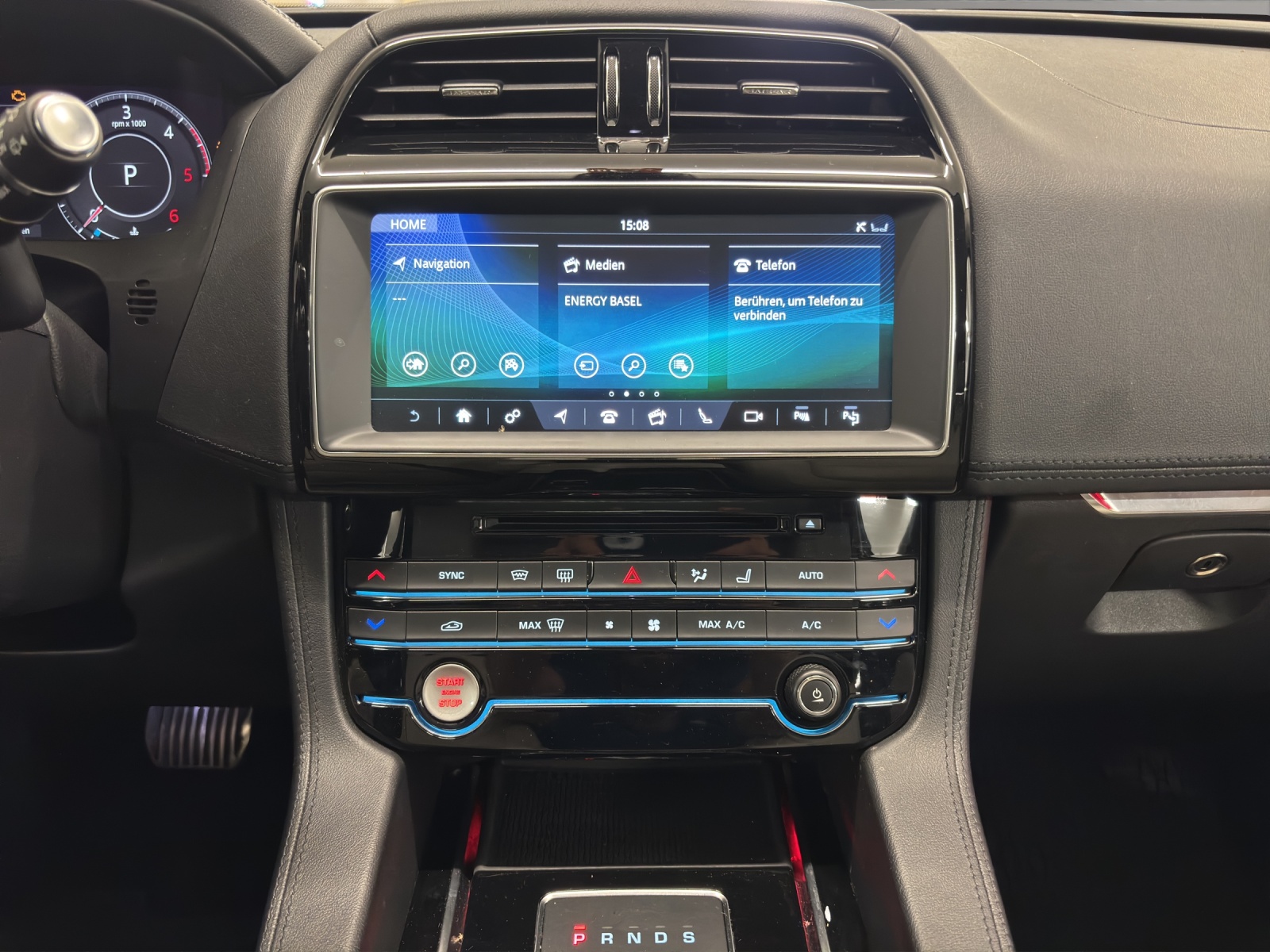 JAGUAR F-Pace 25d Prestige AWD Automatik-image-15