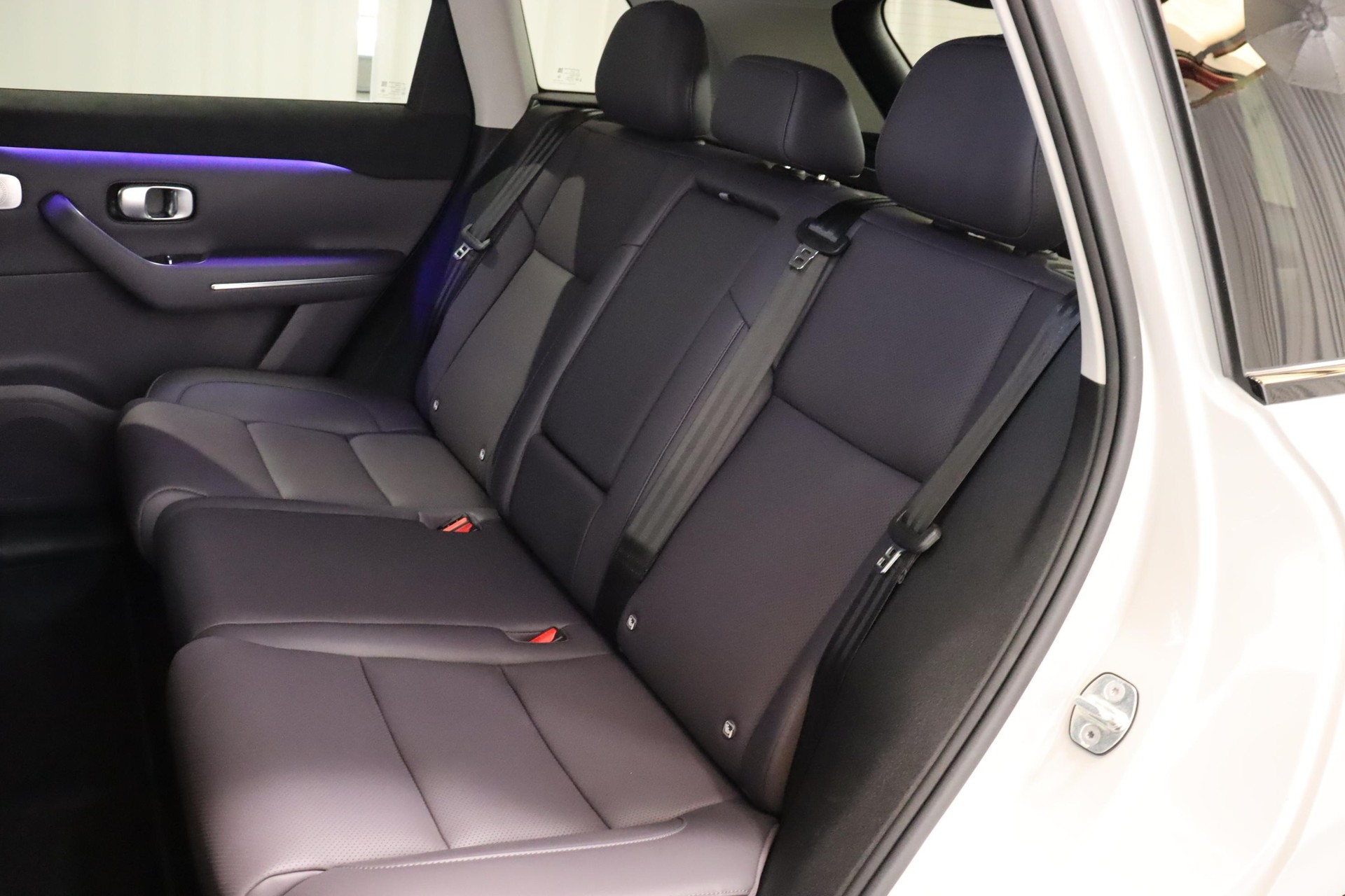 LEAPMOTOR C10 1.5 REEV Design-image-5