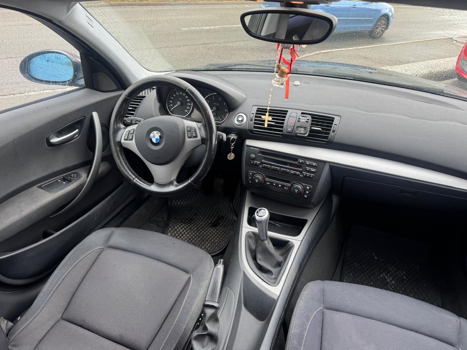 BMW 116i-image-6