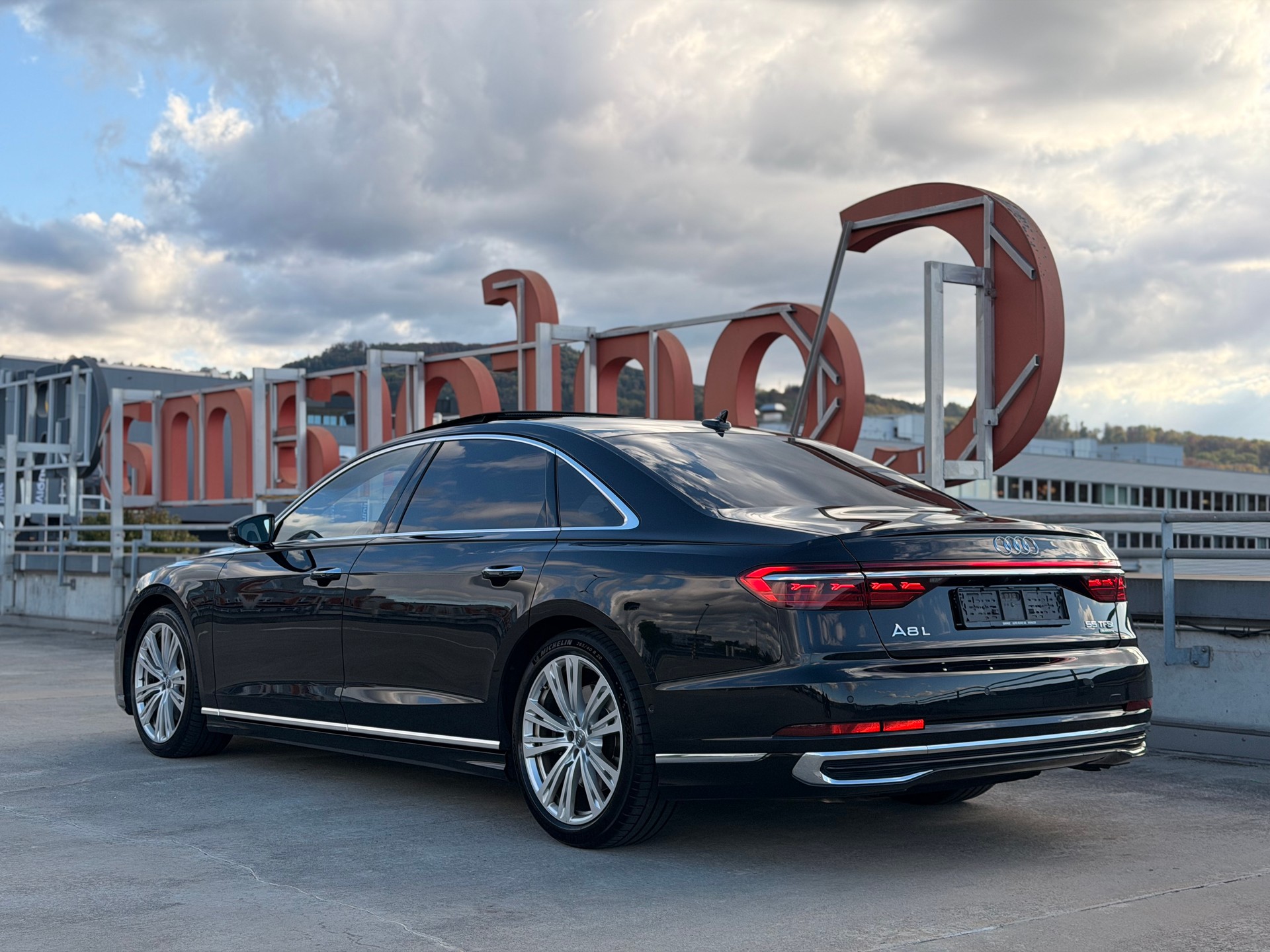 AUDI A8 55 L TFSI quattro tiptronic-image-6