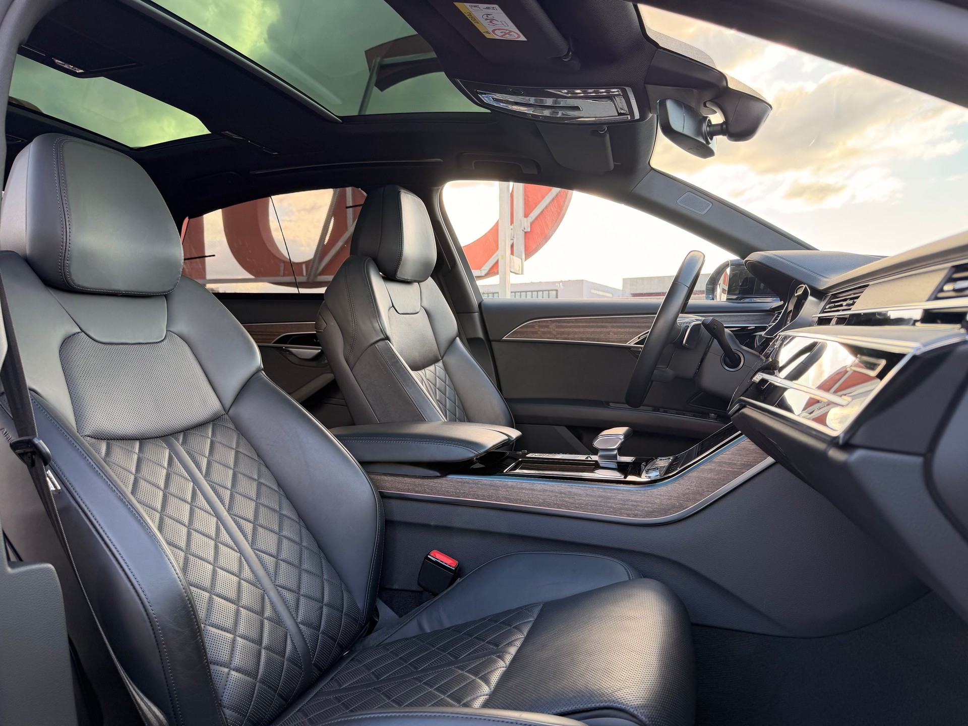 AUDI A8 55 L TFSI quattro tiptronic-image-12