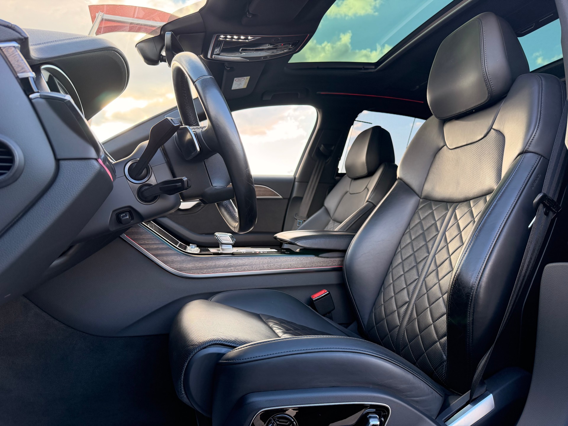 AUDI A8 55 L TFSI quattro tiptronic-image-11