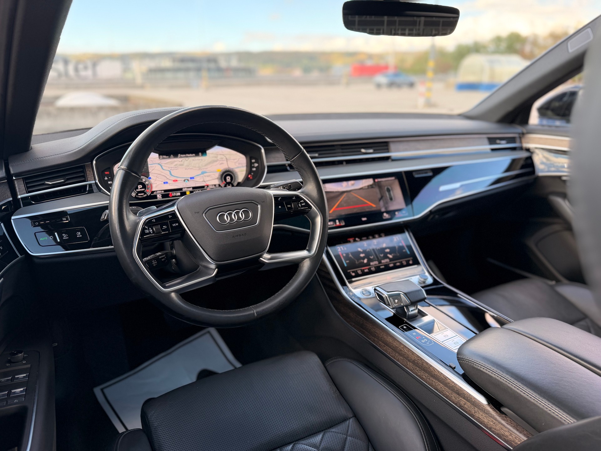 AUDI A8 55 L TFSI quattro tiptronic-image-9