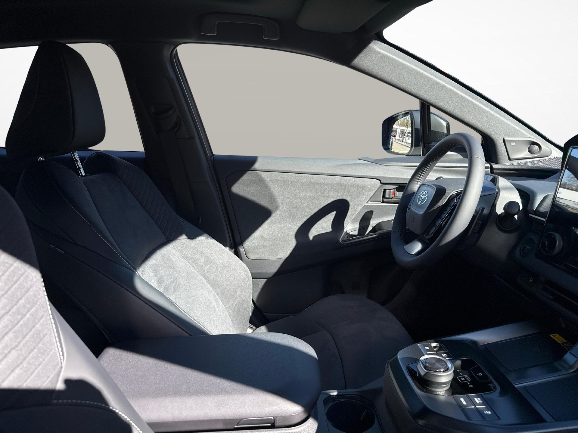 TOYOTA C-HR+ Premium AWD-image-9