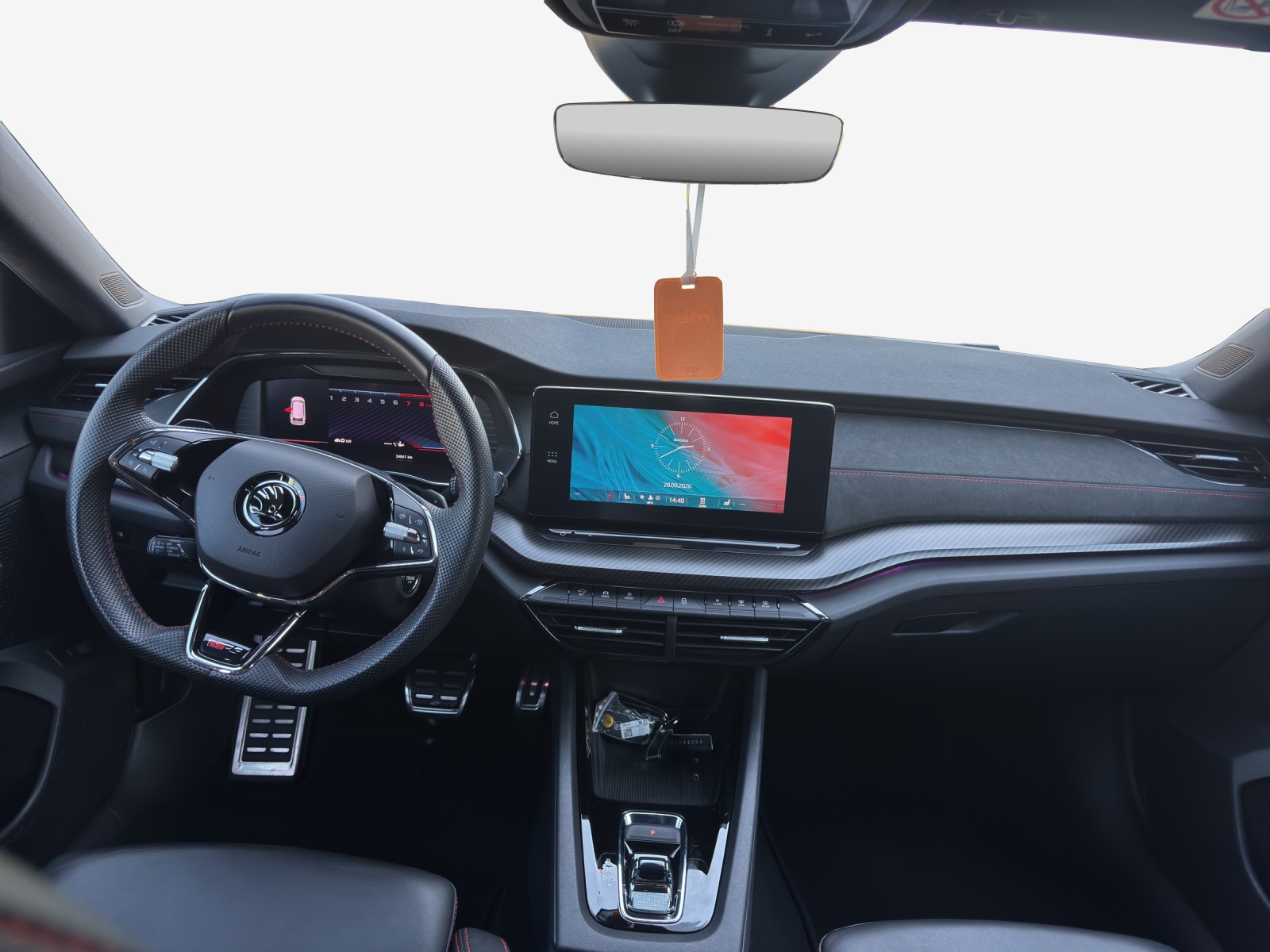 SKODA Octavia Combi 2.0 TSI DSG RS-image-8