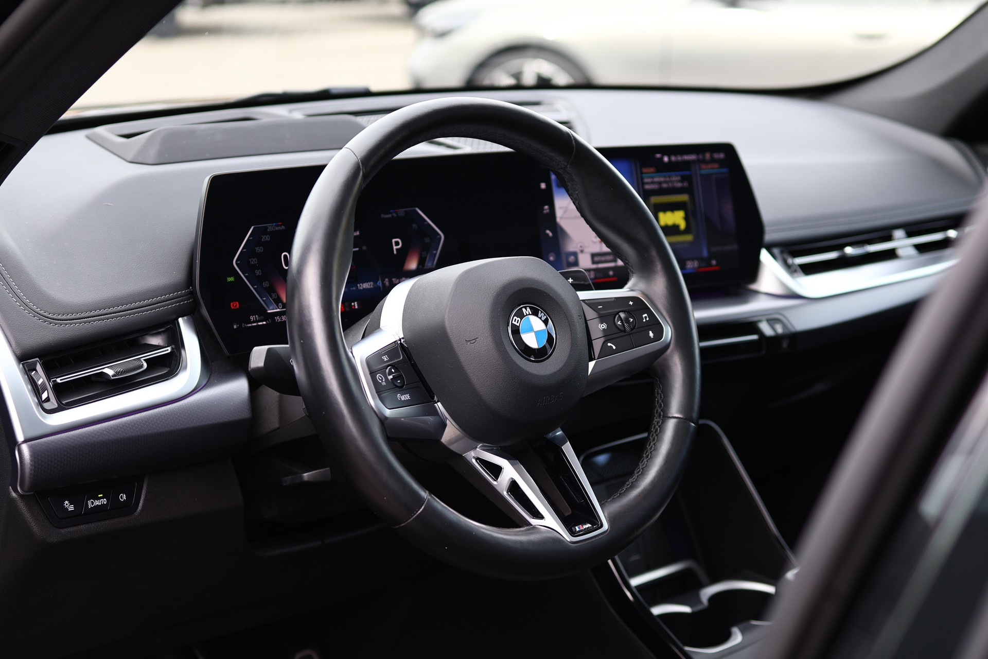 BMW X1 xDrive 23d 48V M Sport * Panoramadach * Harman/Kardon * Elektr. Sitze * 360° Kamera * AHK *-image-13