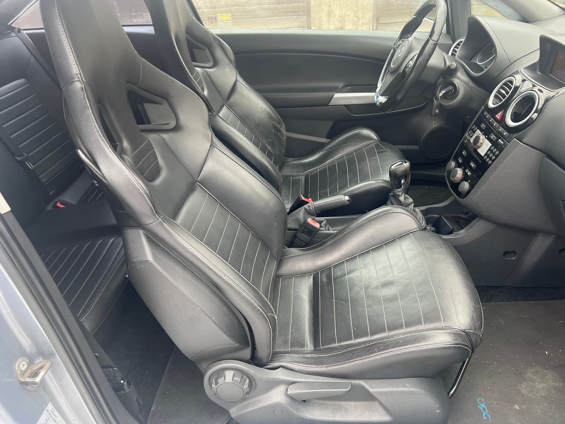 OPEL Corsa 1.6 Turbo OPC-image-4