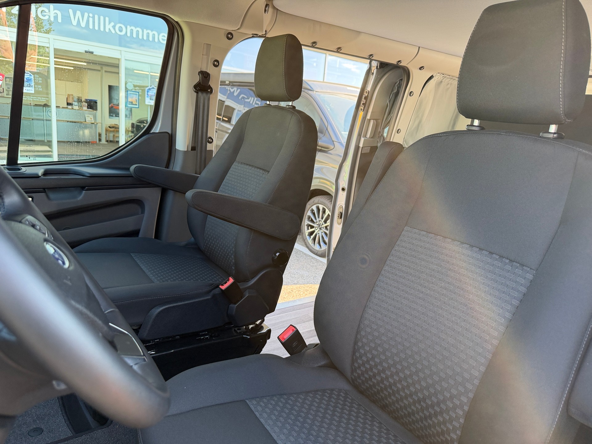 FORD Nugget Titanium L2 2.0 TDCI Plus Westfalia Diesel Automat-image-11