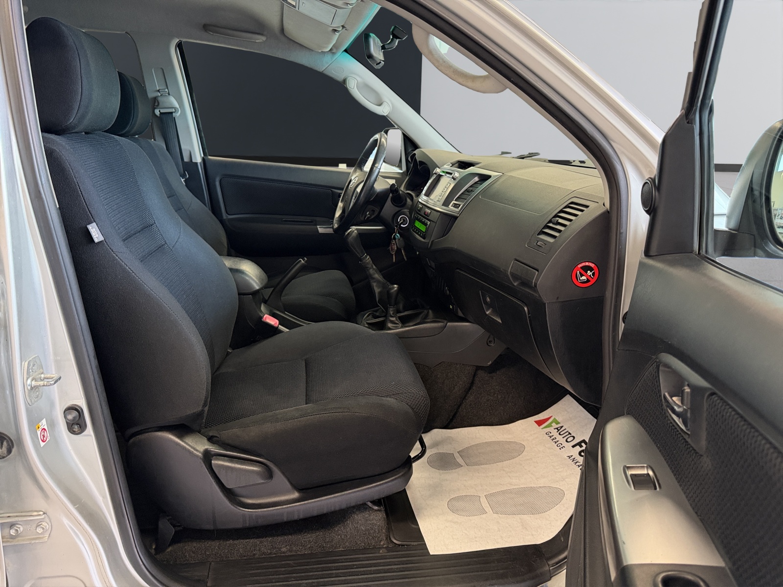 TOYOTA Hilux 3.0 DoubleCab LineaSol-image-18