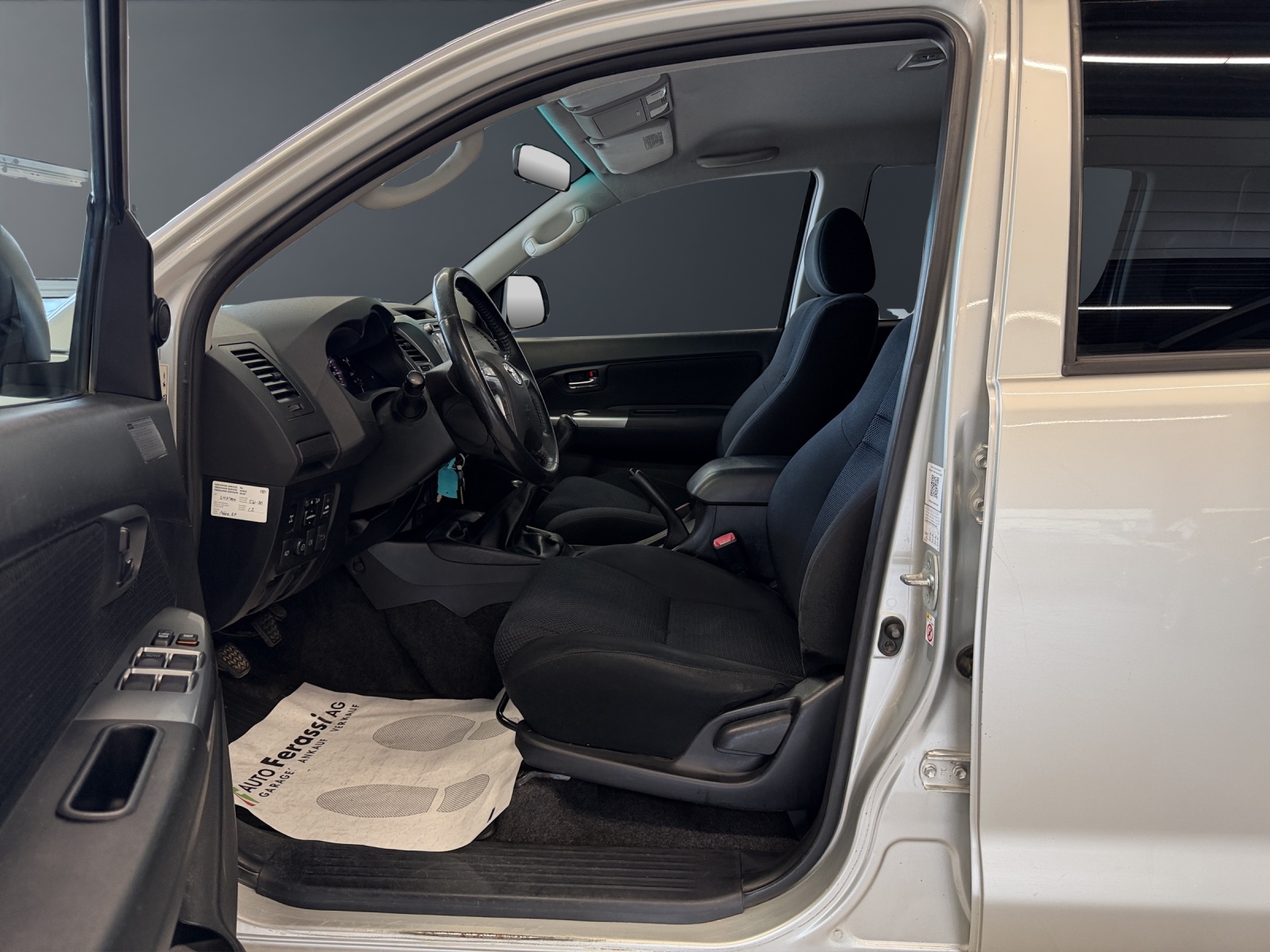 TOYOTA Hilux 3.0 DoubleCab LineaSol-image-16