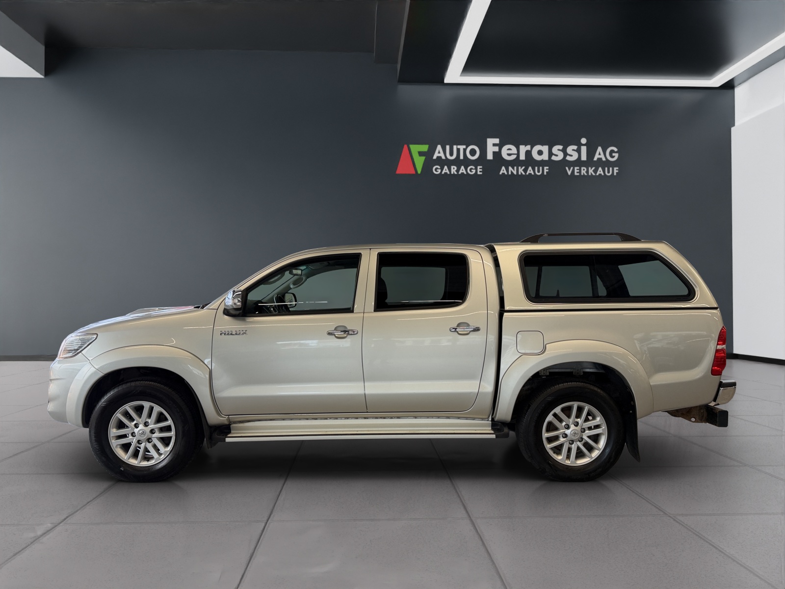 TOYOTA Hilux 3.0 DoubleCab LineaSol-image-1