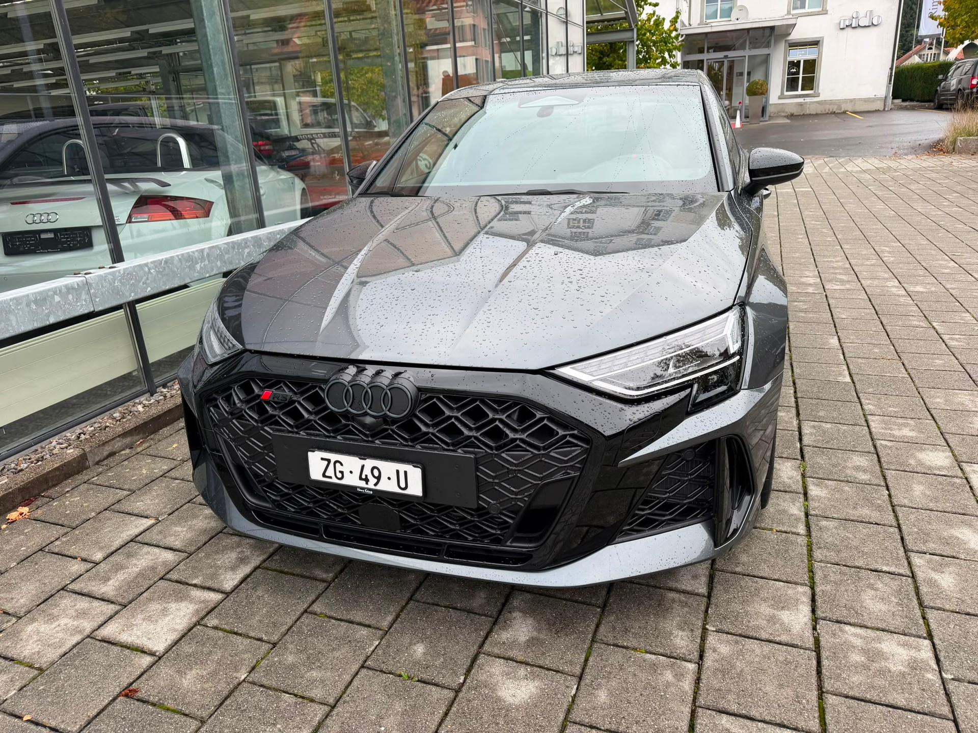 AUDI RS3 Sportback 2.5 TSI quattro S-tronic-image-1