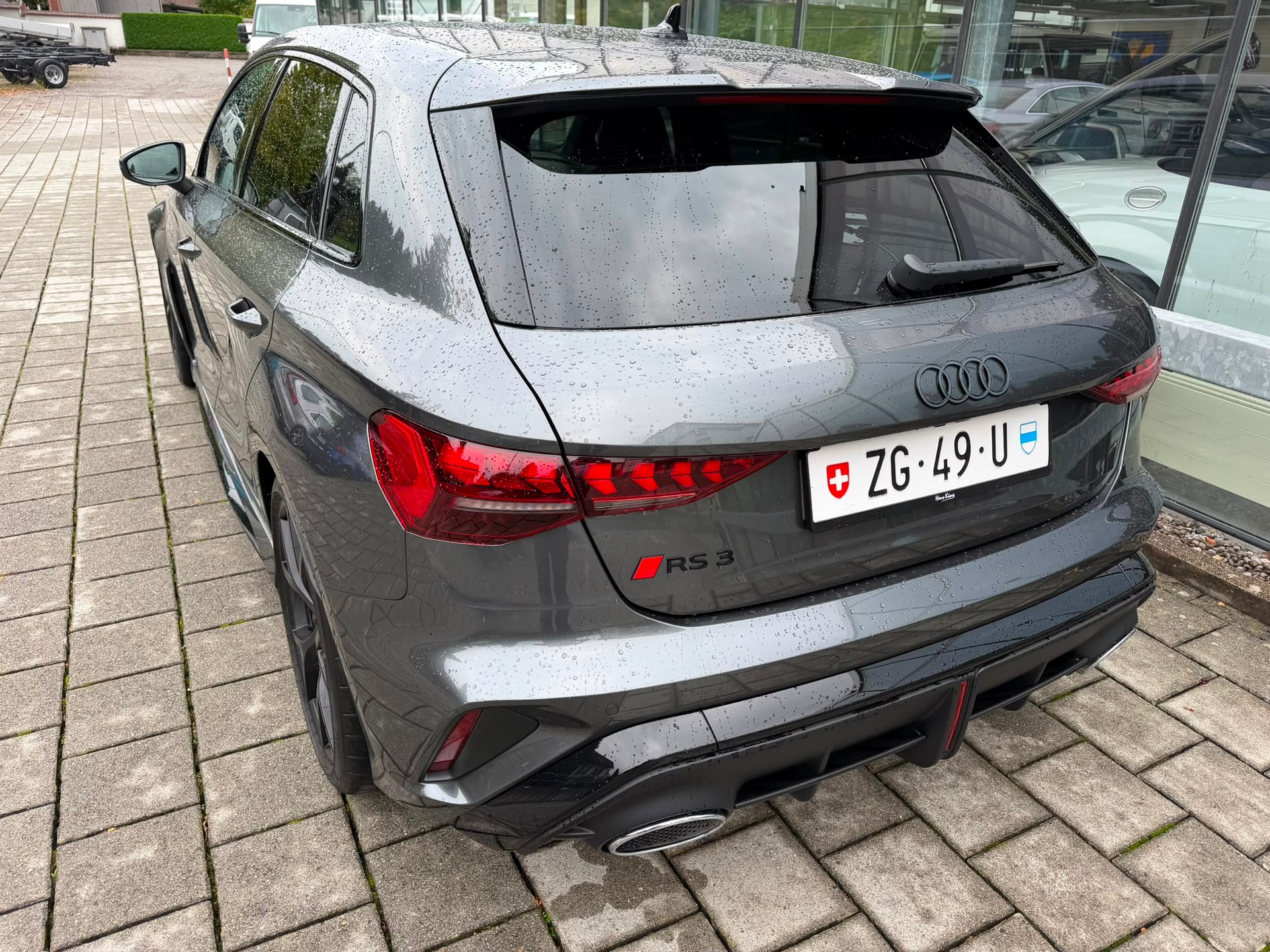 AUDI RS3 Sportback 2.5 TSI quattro S-tronic-image-12