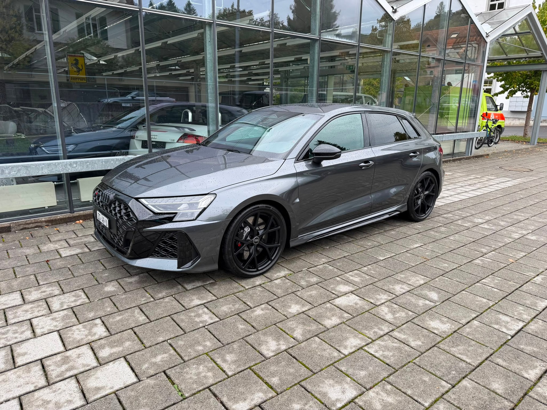 AUDI RS3 Sportback 2.5 TSI quattro S-tronic-image-0