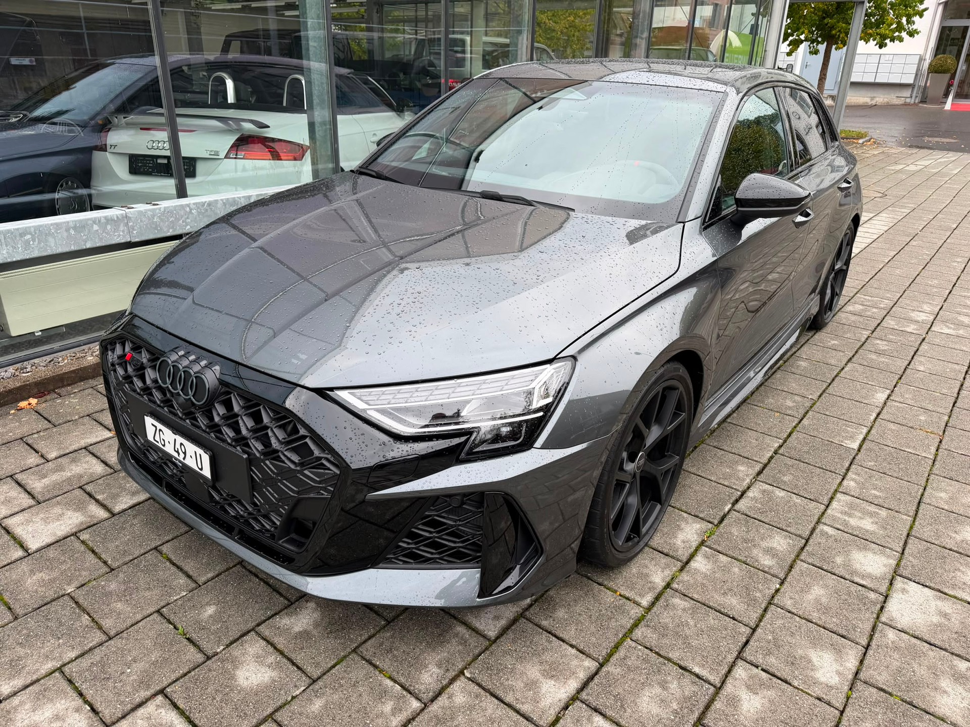 AUDI RS3 Sportback 2.5 TSI quattro S-tronic-image-3