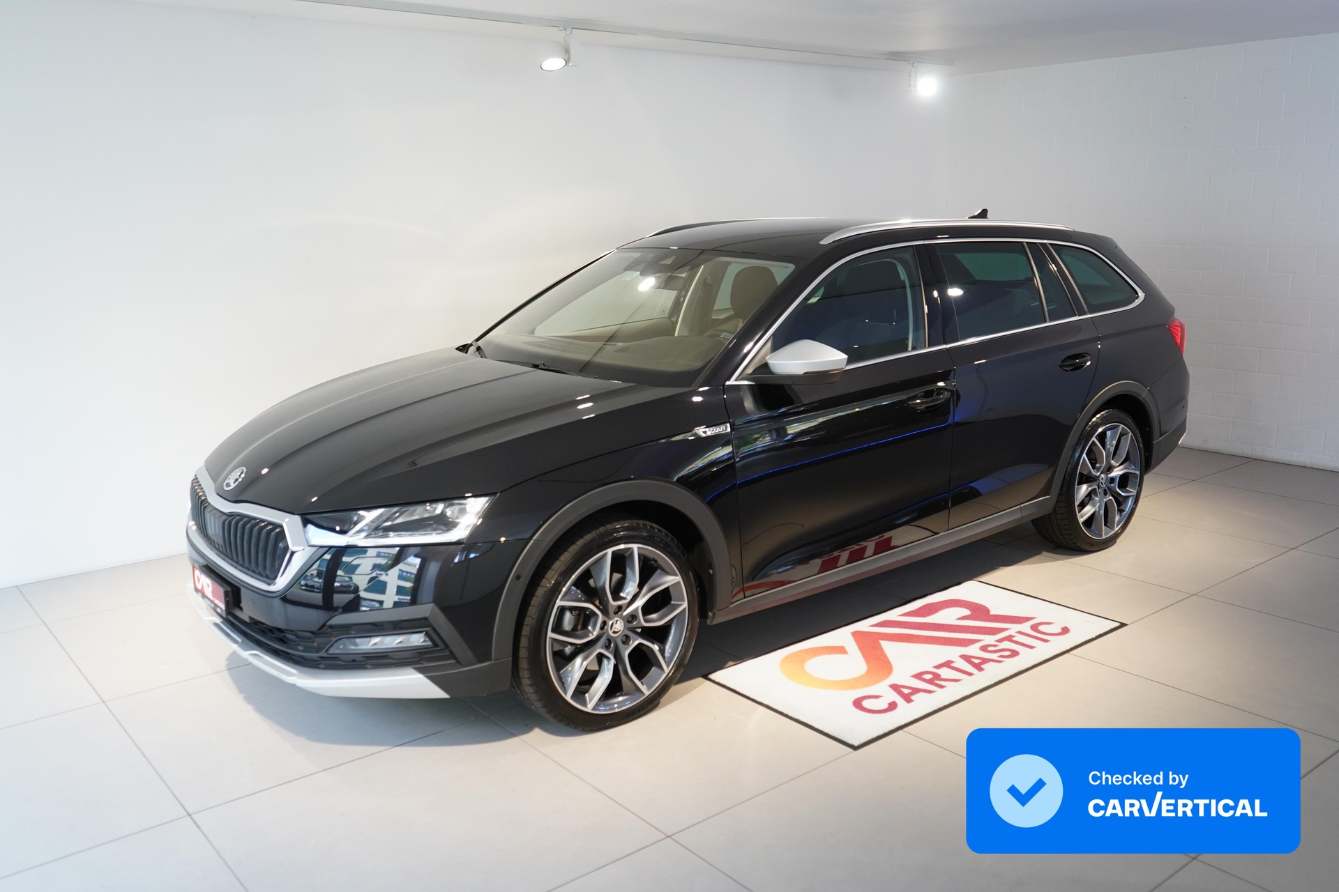 SKODA Octavia Scout 2.0 TDI 4x4 DSG-image-0