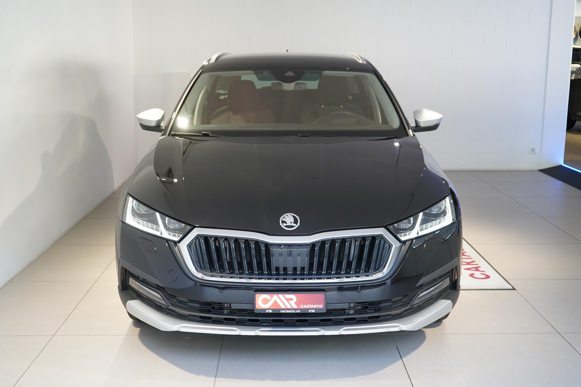 SKODA Octavia Scout 2.0 TDI 4x4 DSG-image-1