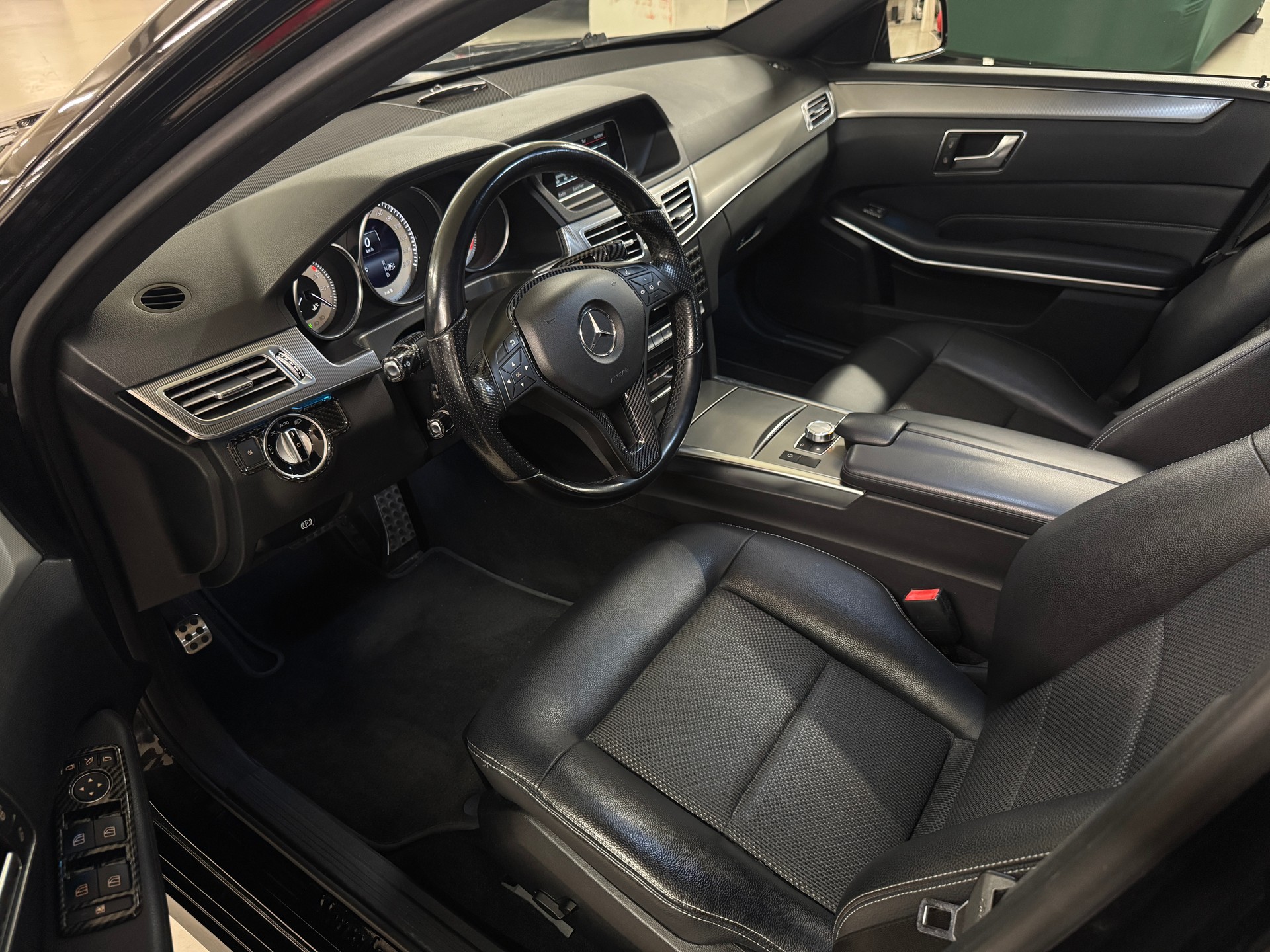 MERCEDES-BENZ E 200 CGI BlueEfficiency 7G-Tronic *Alles eingetragen* I Ab MFK 11.25 I Frisch ab Service I 8-fach I Sehr gepflegt I TOP Angebot-image-11