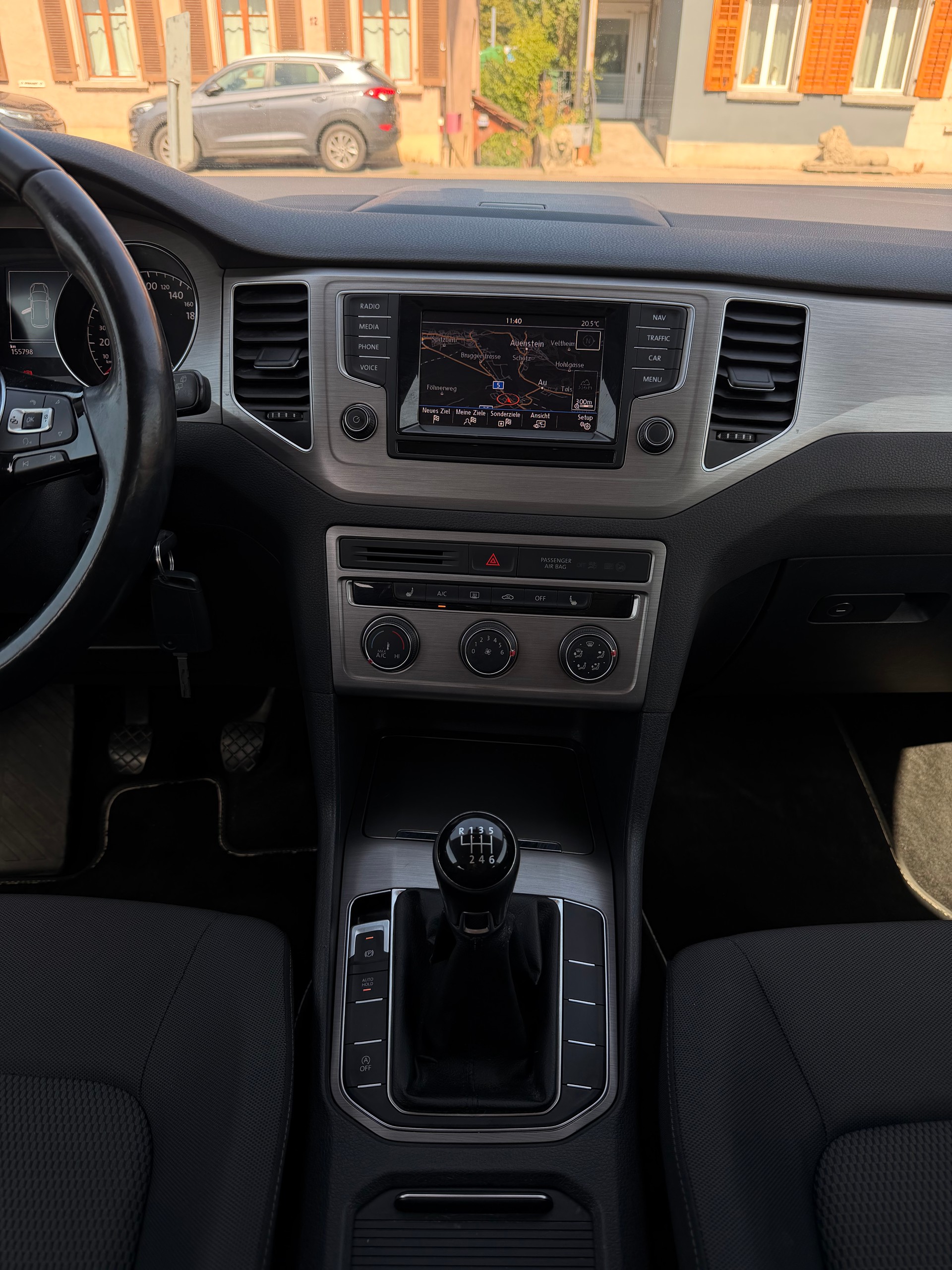 VW Golf Sportsvan 1.6 TDI BlueMotion Comfortline-image-12