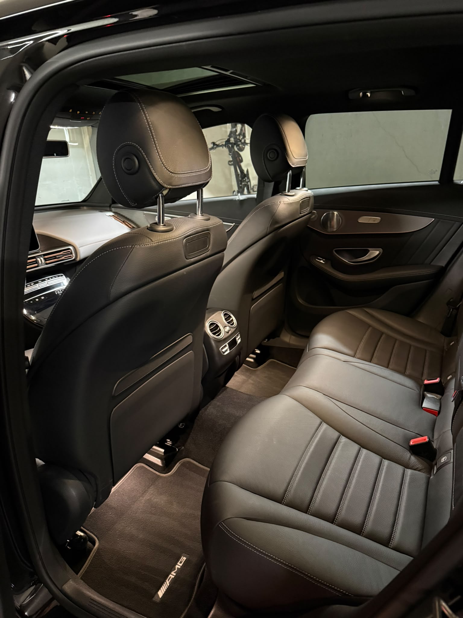MERCEDES-BENZ EQC 400 AMG Line 4Matic-image-6