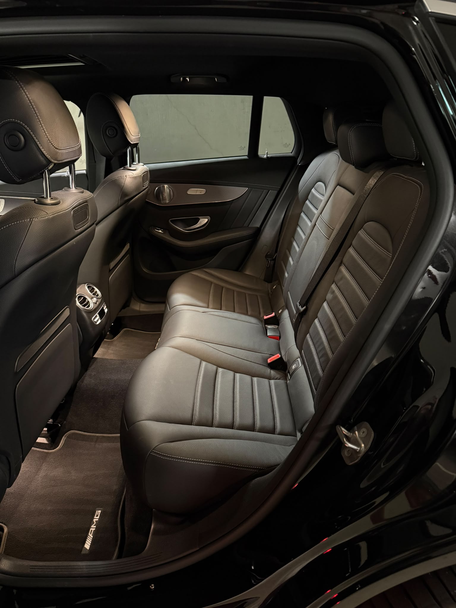 MERCEDES-BENZ EQC 400 AMG Line 4Matic-image-10