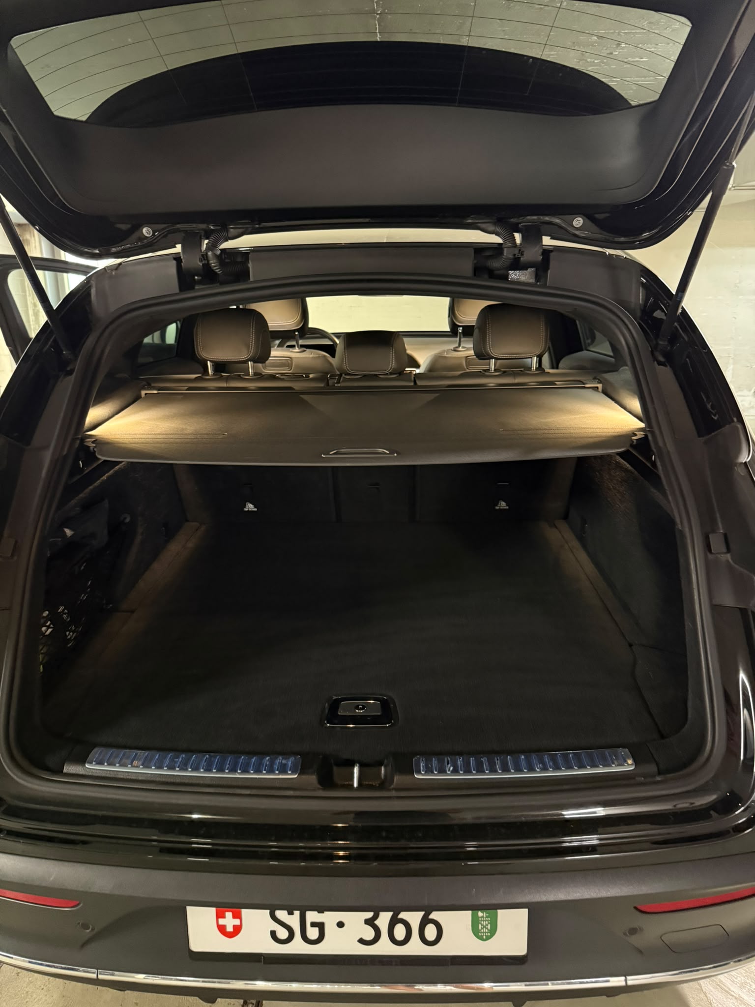 MERCEDES-BENZ EQC 400 AMG Line 4Matic-image-8