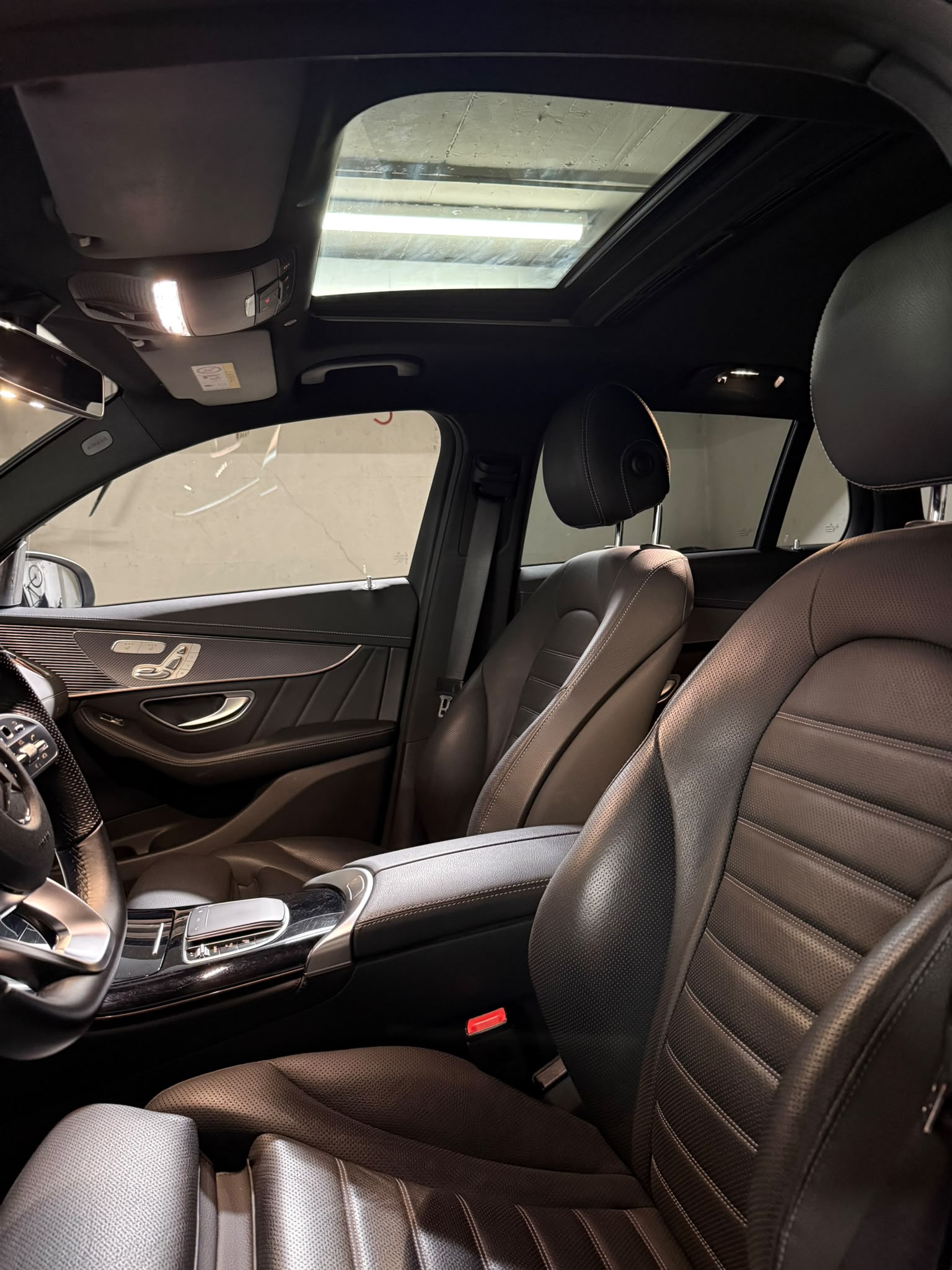 MERCEDES-BENZ EQC 400 AMG Line 4Matic-image-3