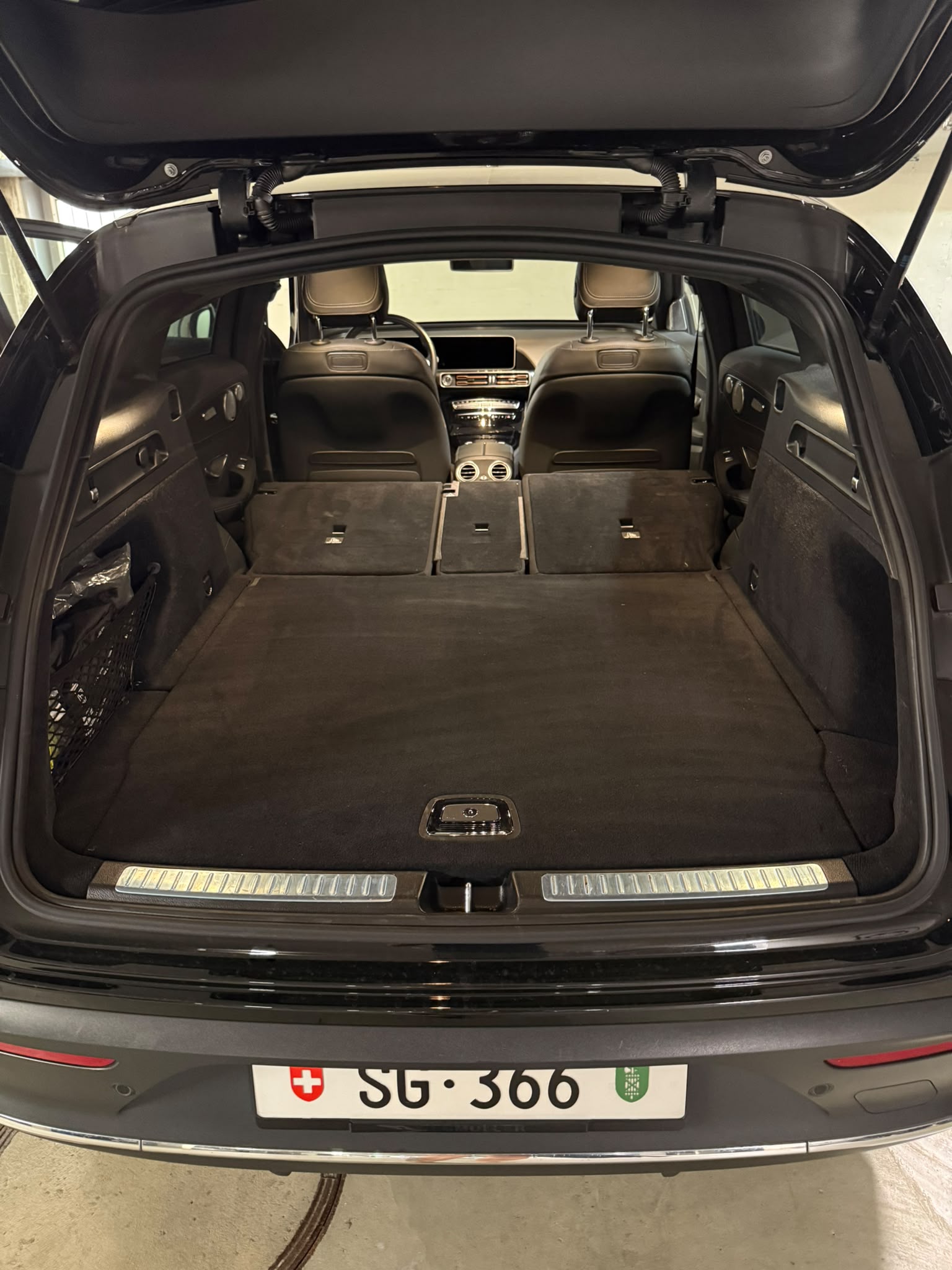 MERCEDES-BENZ EQC 400 AMG Line 4Matic-image-9