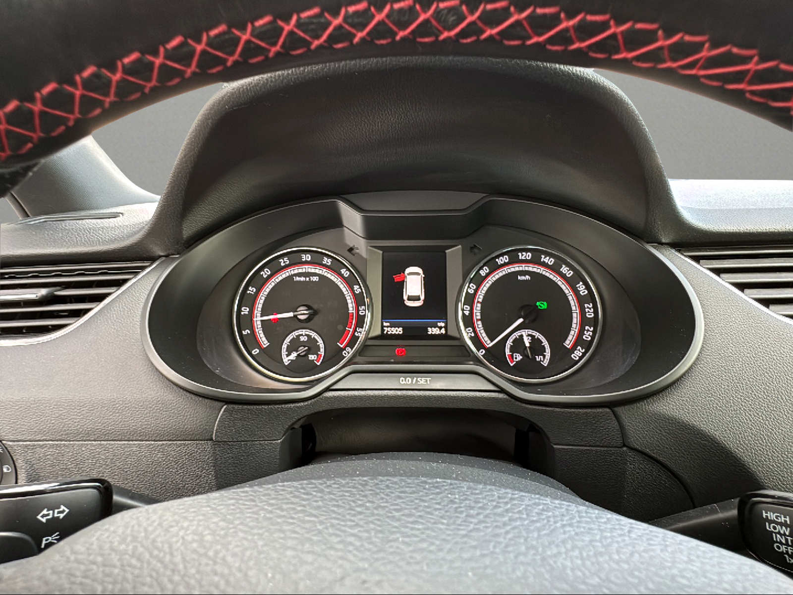 SKODA Octavia Combi 2.0 TDI RS 4x4 DSG-image-5