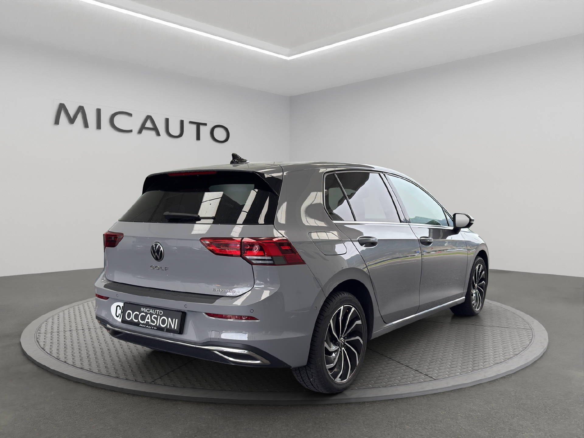 VW Golf VIII 1.4 TSI PHEV Style DSG-image-1